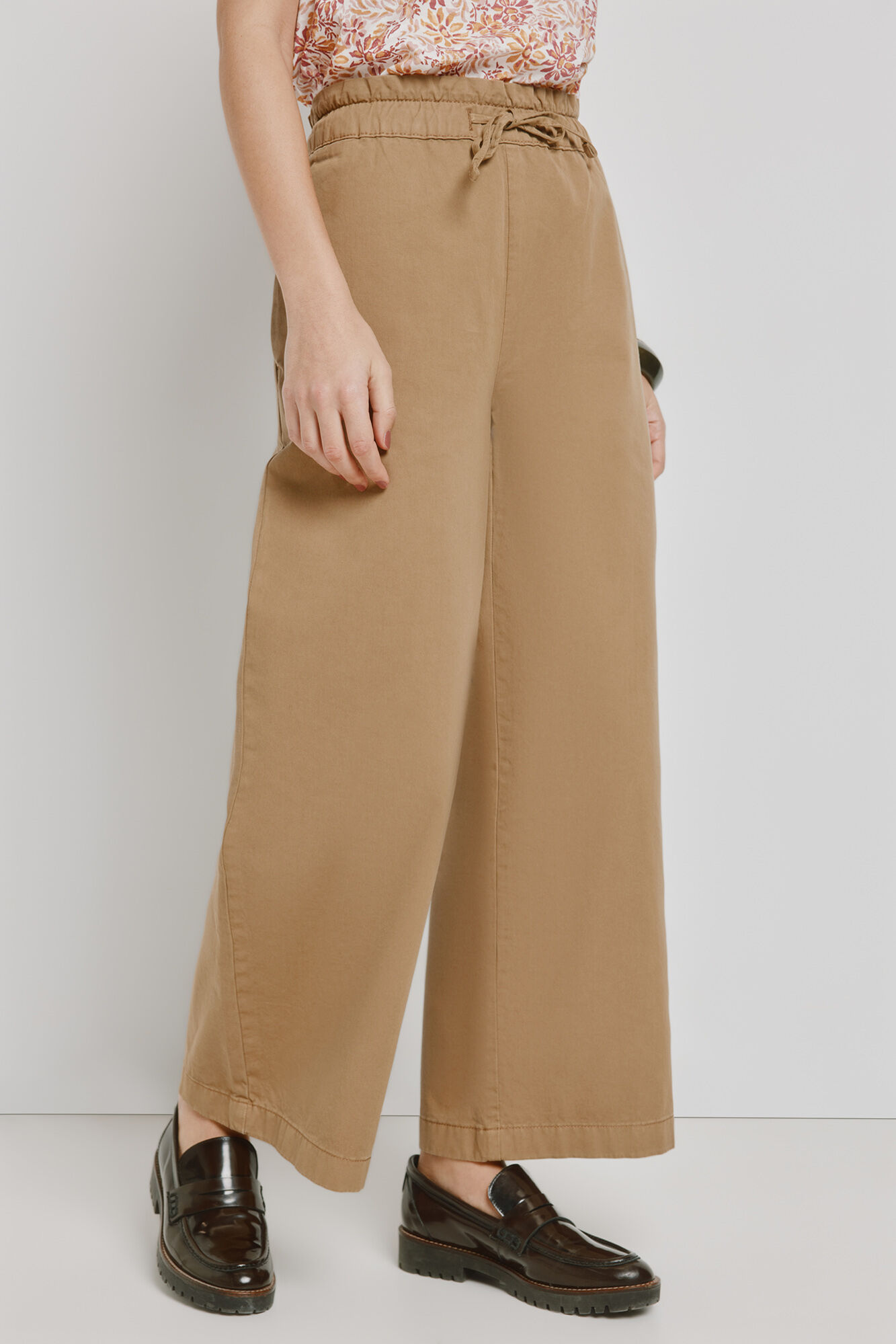 Milano Pantal&oacute;n holgado Marr&oacute;n