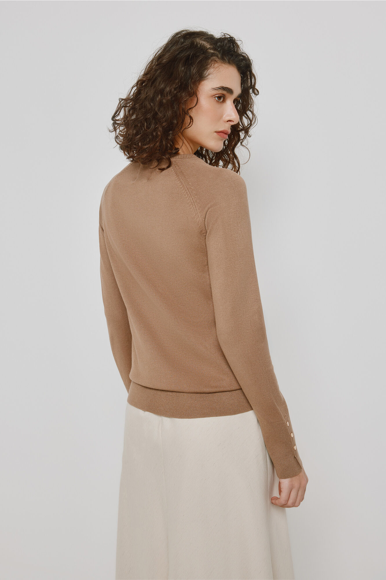 Milano Su&eacute;ter punto fino cuello redondo Marr&oacute;n