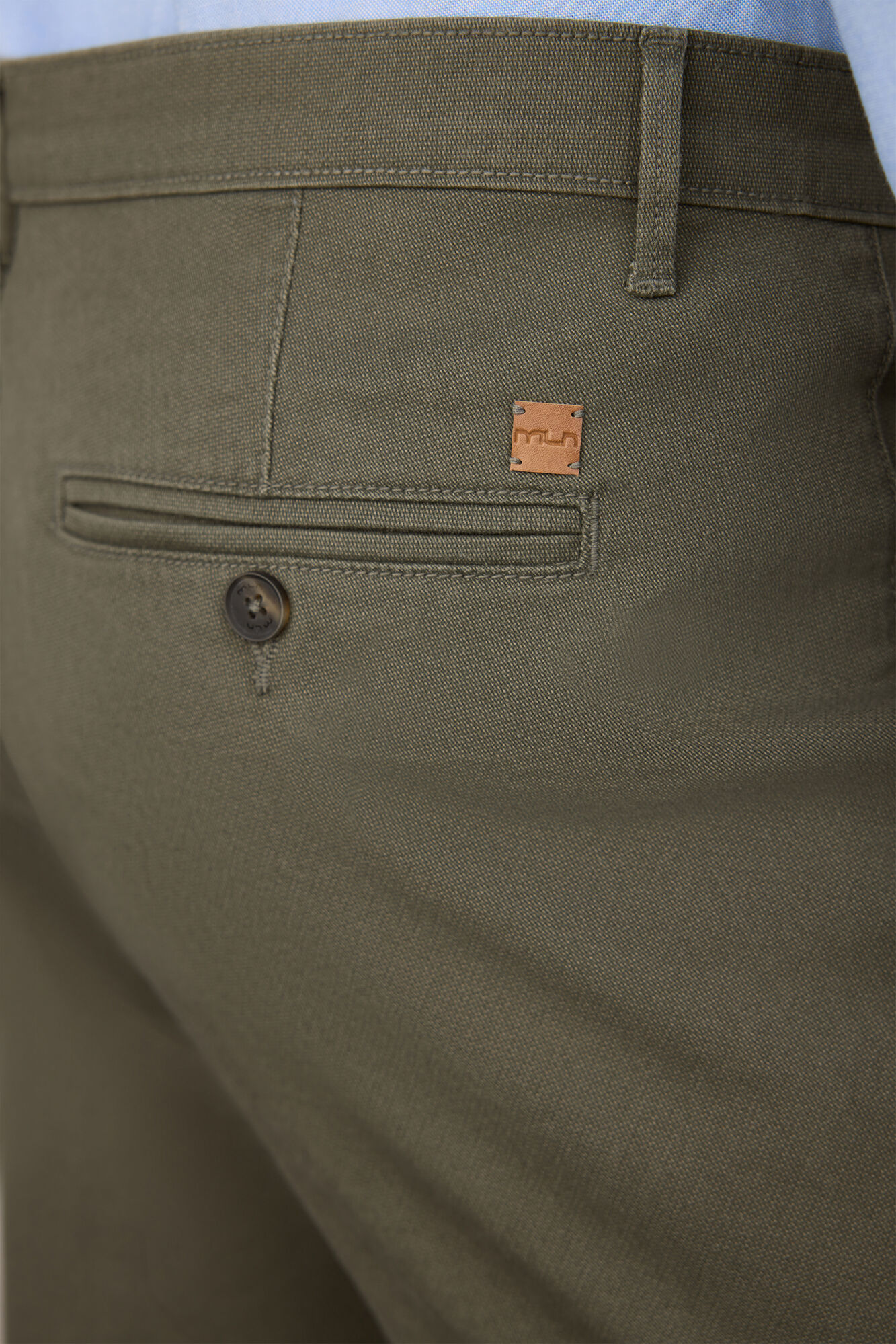 Milano Chinos c&oacute;modos Kaki