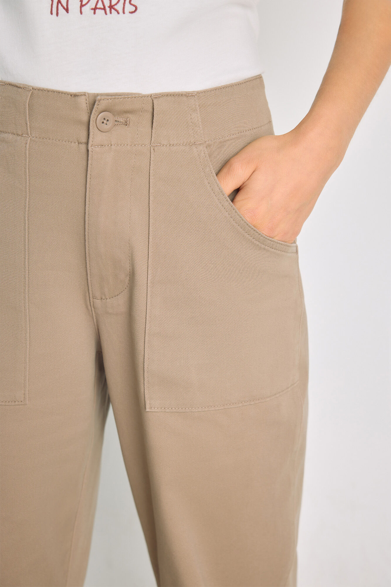 Milano Pantal&oacute;n color con bolsillos de parche Tostado