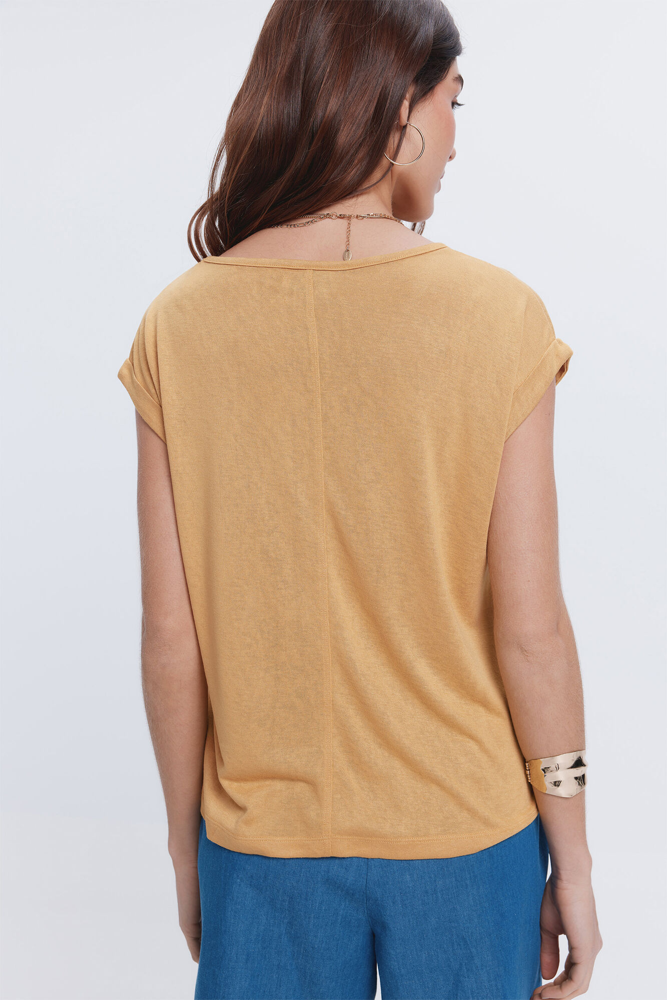 Milano Camiseta efecto lino cuello pico Dorado/ Mostaza