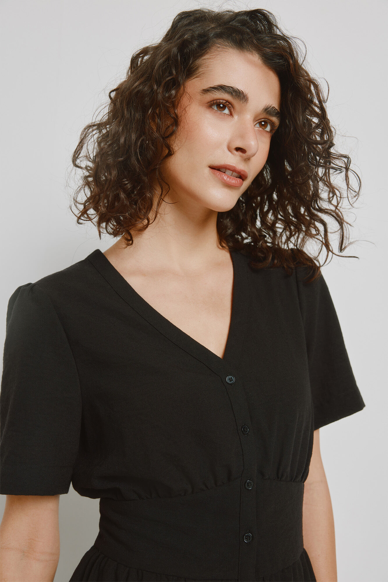 Milano Vestido escote en pico Negro