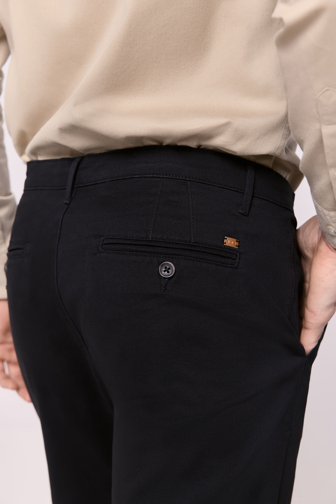 Milano Pantal&oacute;n chino regular fit Negro