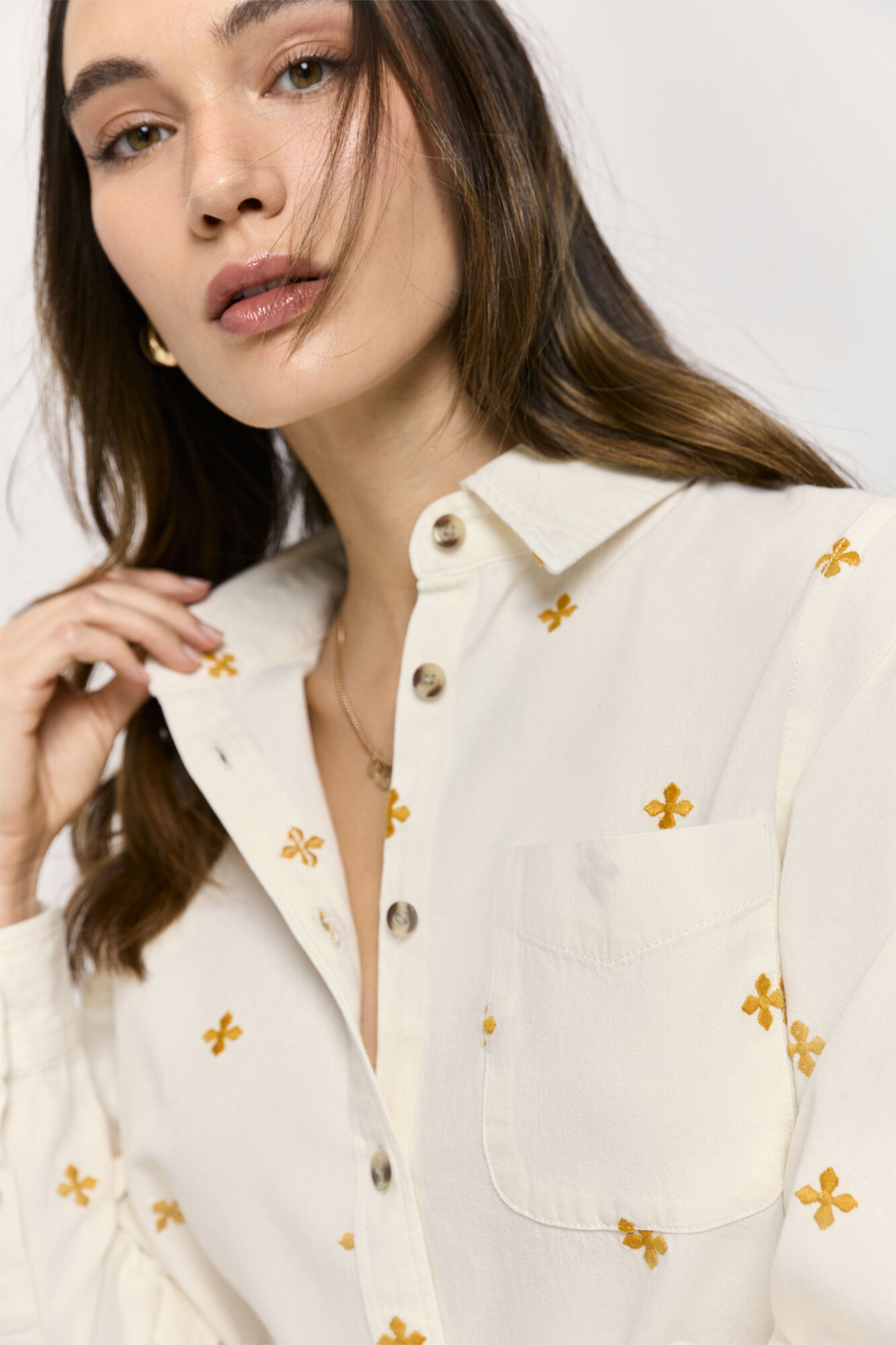 Milano Camisa con bordado de denim Marfil