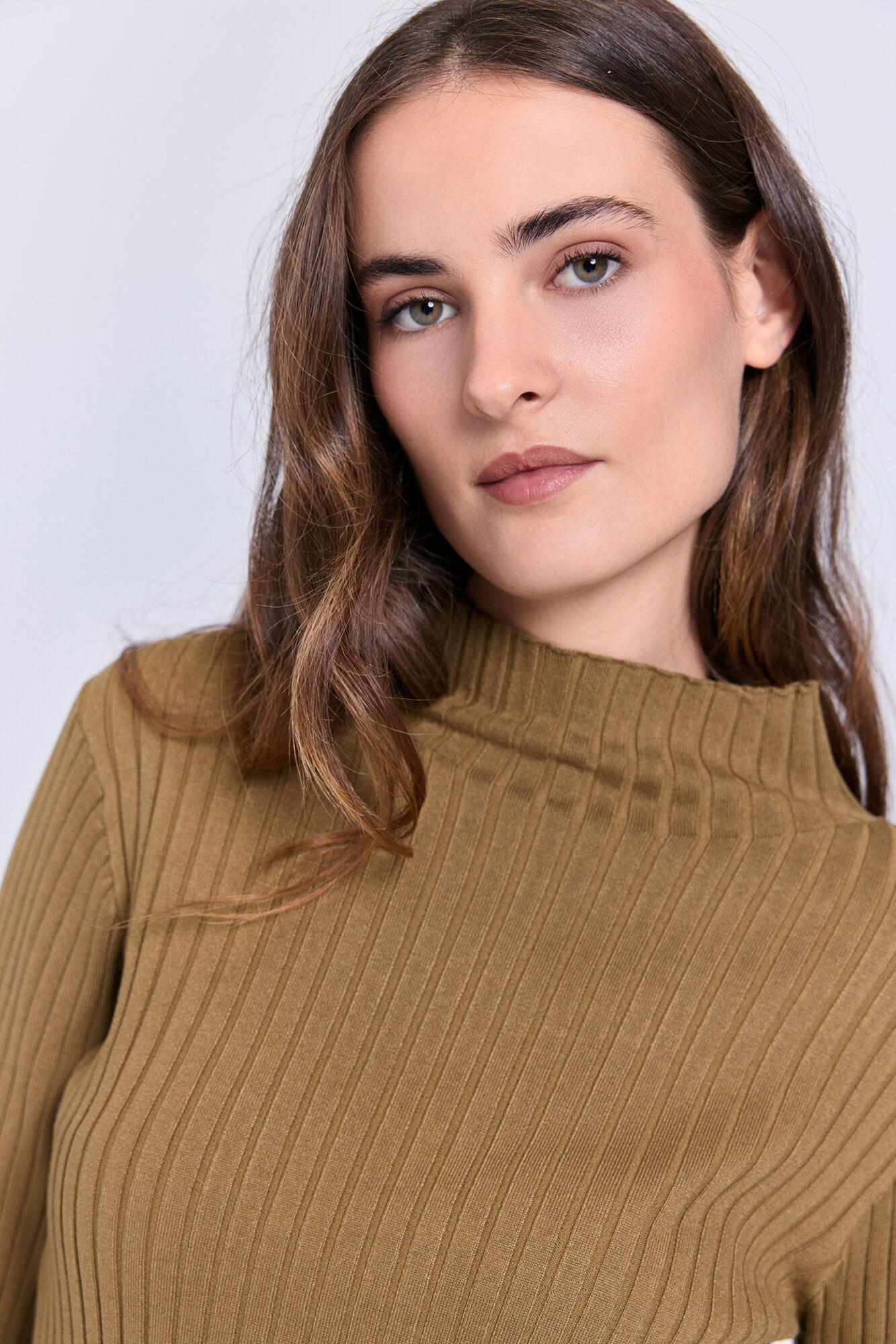 Milano Su&eacute;ter fino canal&eacute; cuello perkins