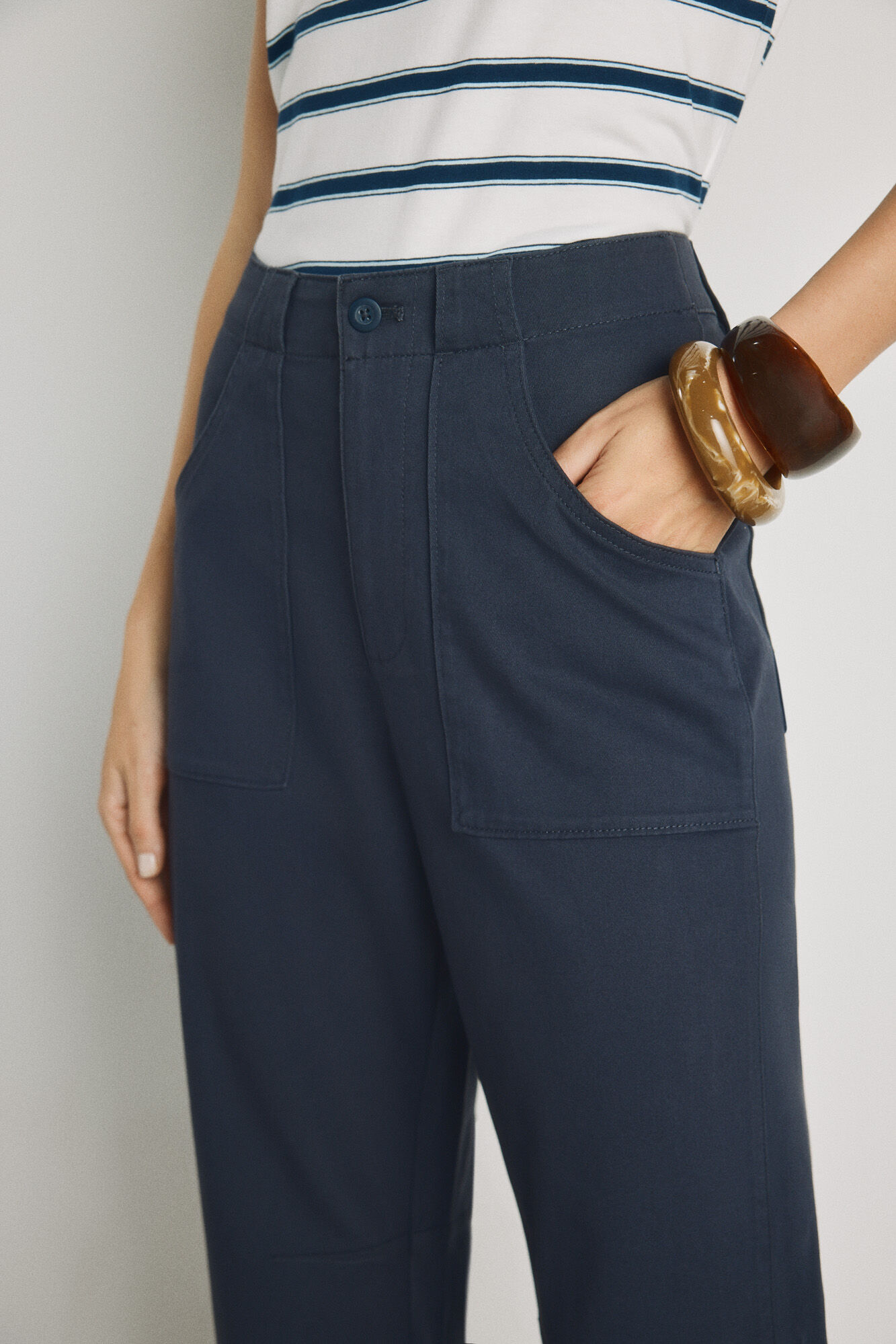 Milano Pantal&oacute;n color con bolsillos de parche Navy