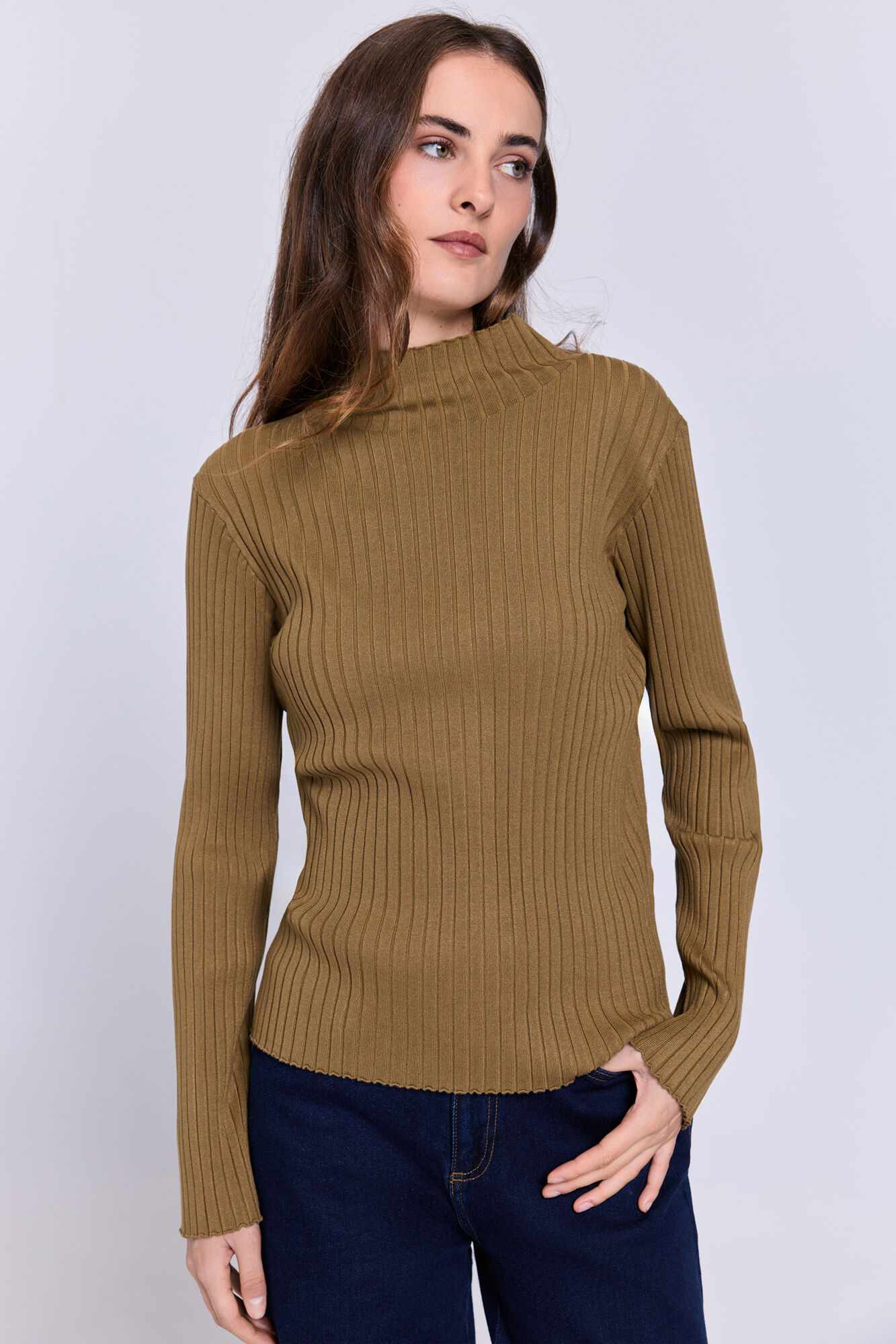 Milano Su&eacute;ter fino canal&eacute; cuello perkins Arena