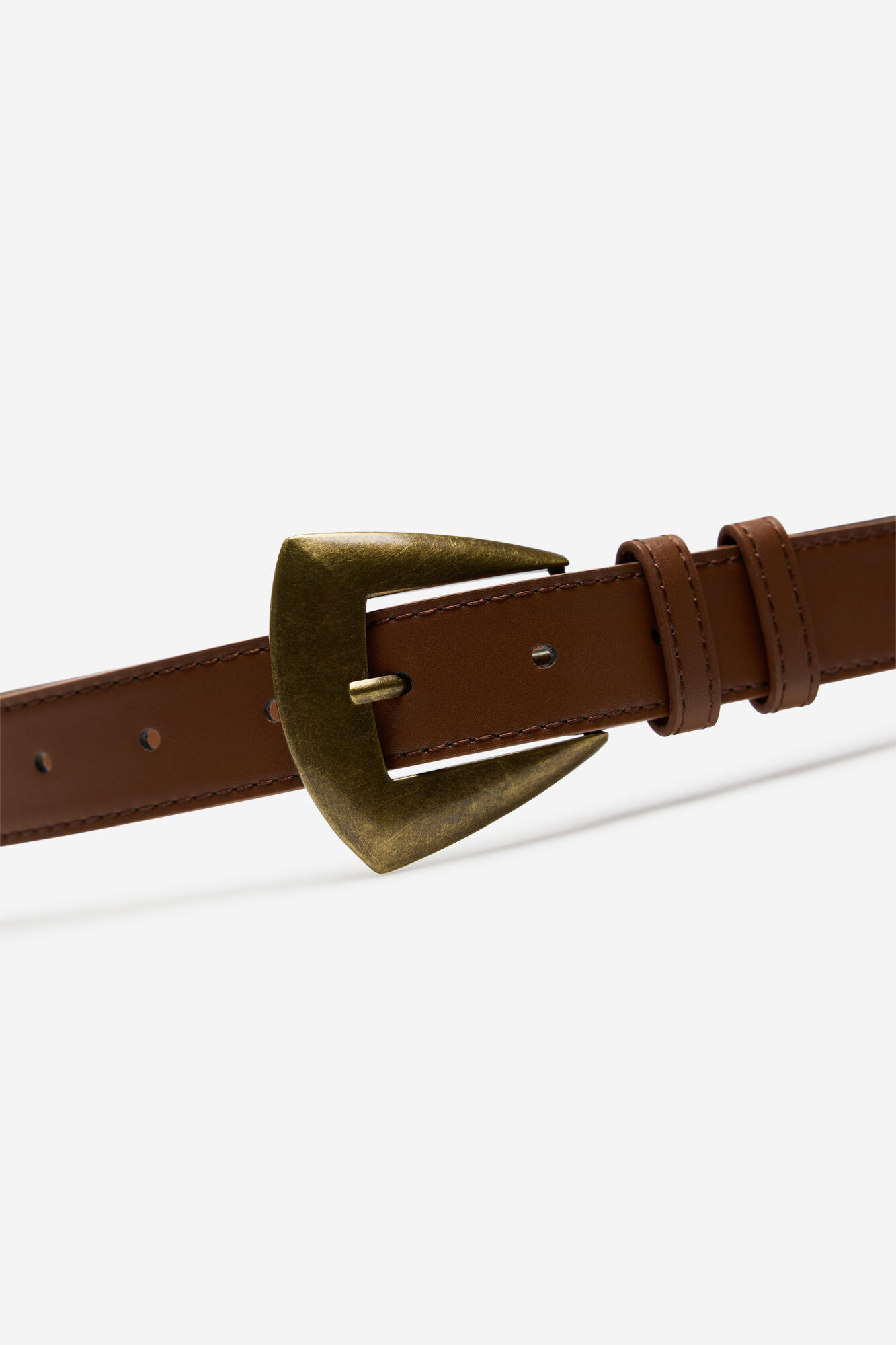 Milano Cintur&oacute;n marr&oacute;n tachuelas Marr&oacute;n