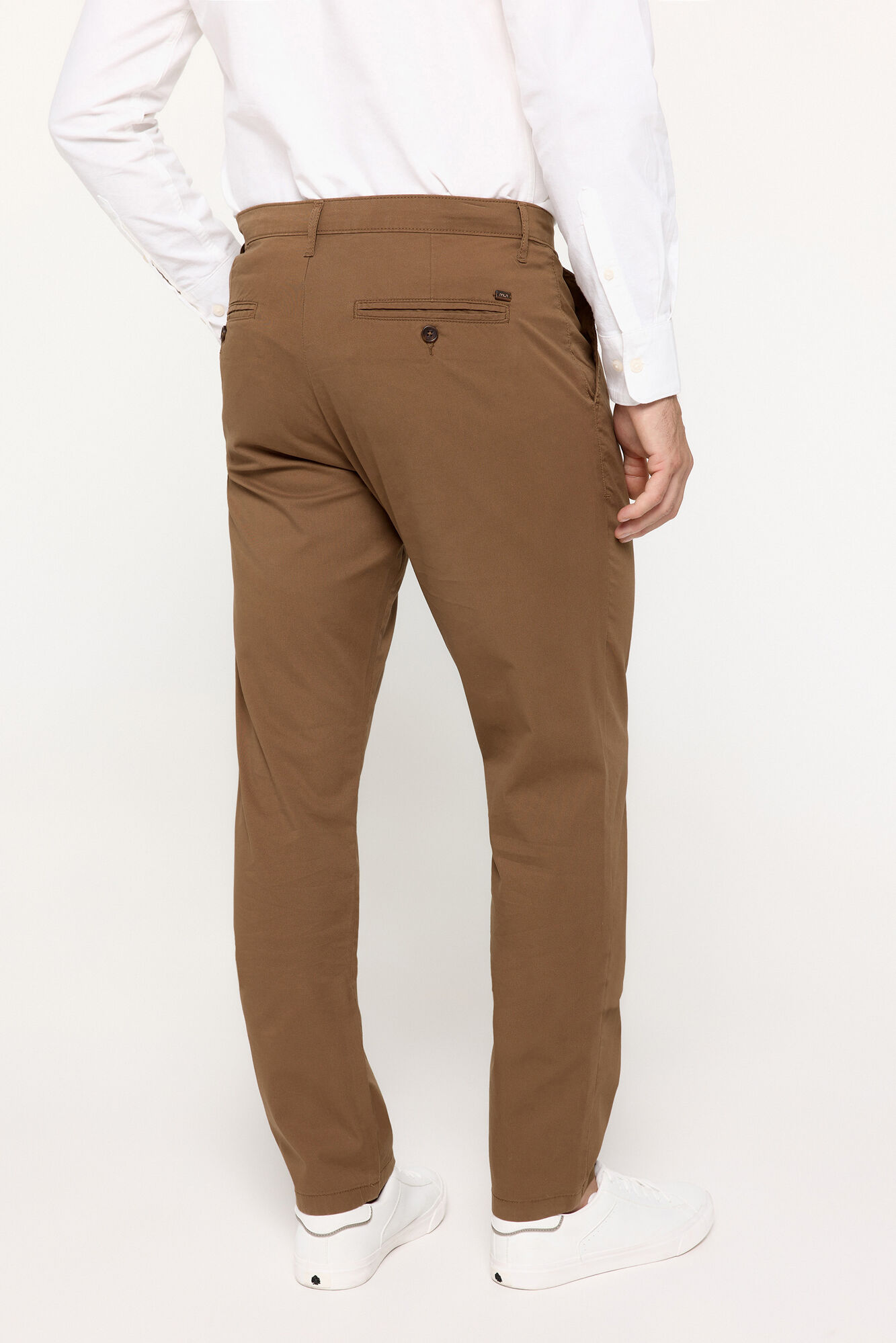 Milano Pantal&oacute;n chino b&aacute;sico Tostado