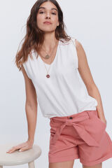 Milano Camiseta cuello pico nido de abeja en hombros Marfil