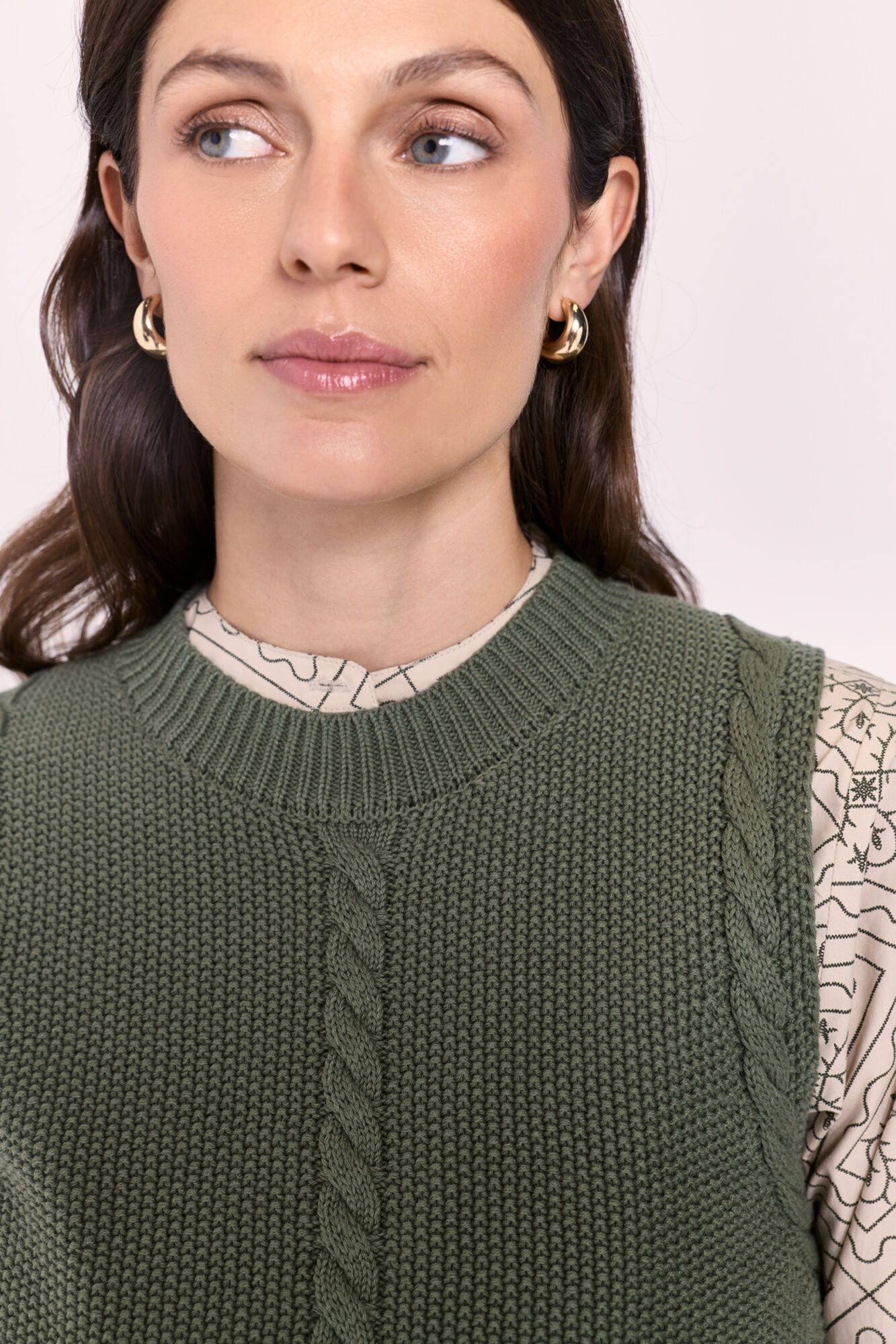 Milano Chaleco de tejido con detalle trenzado Kaki Oscuro