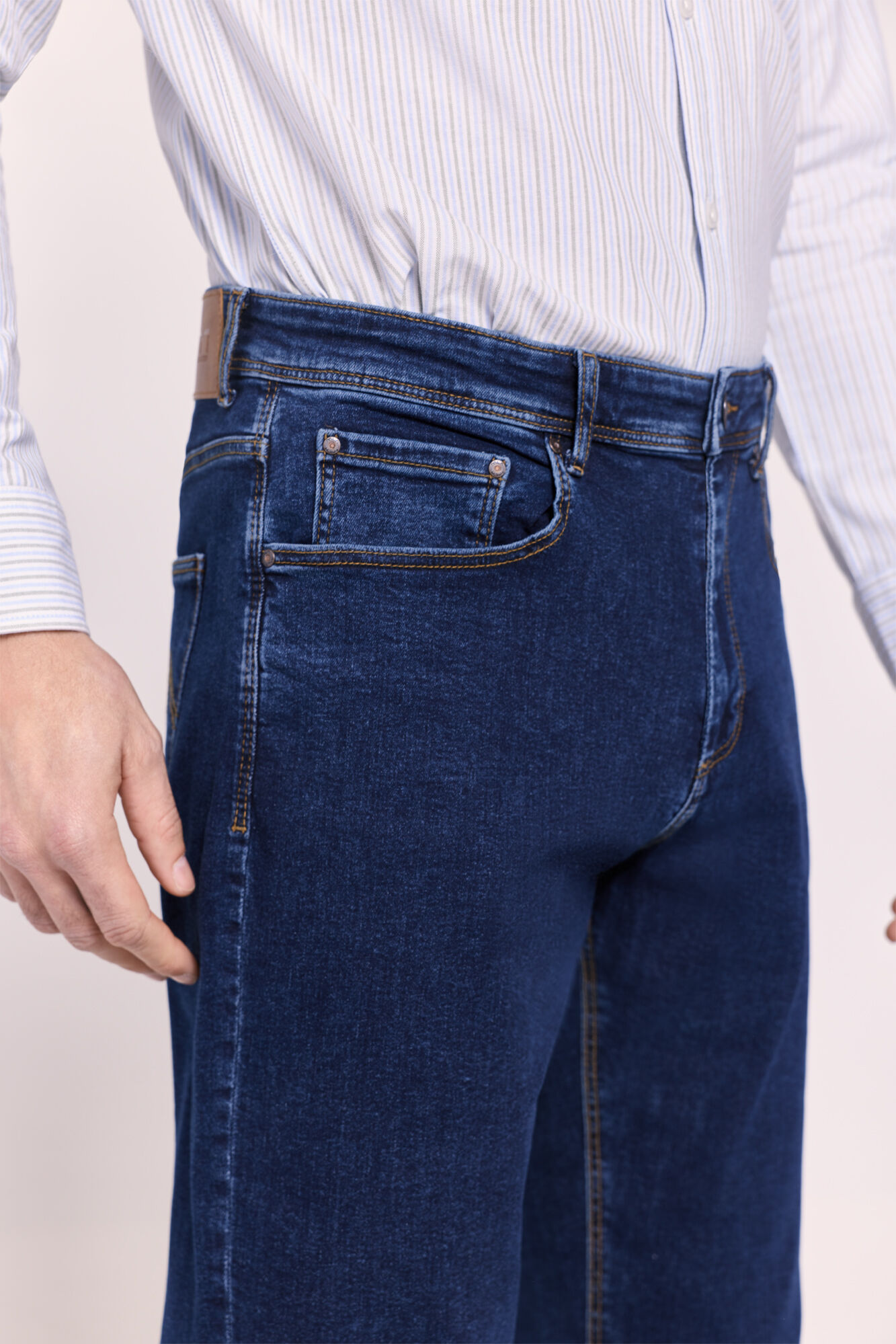 Milano Pantal&oacute;n de mezclilla corte recto Navy
