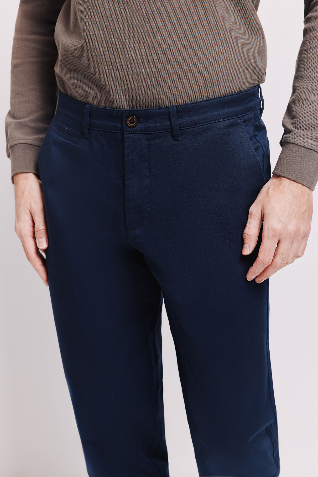 Pedro del Hierro Pantal&oacute;n chino de corte regular Navy