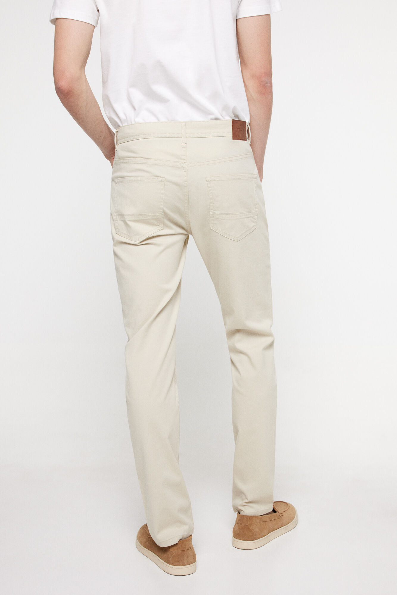 Milano Pantalon bolsillos finos. Beige