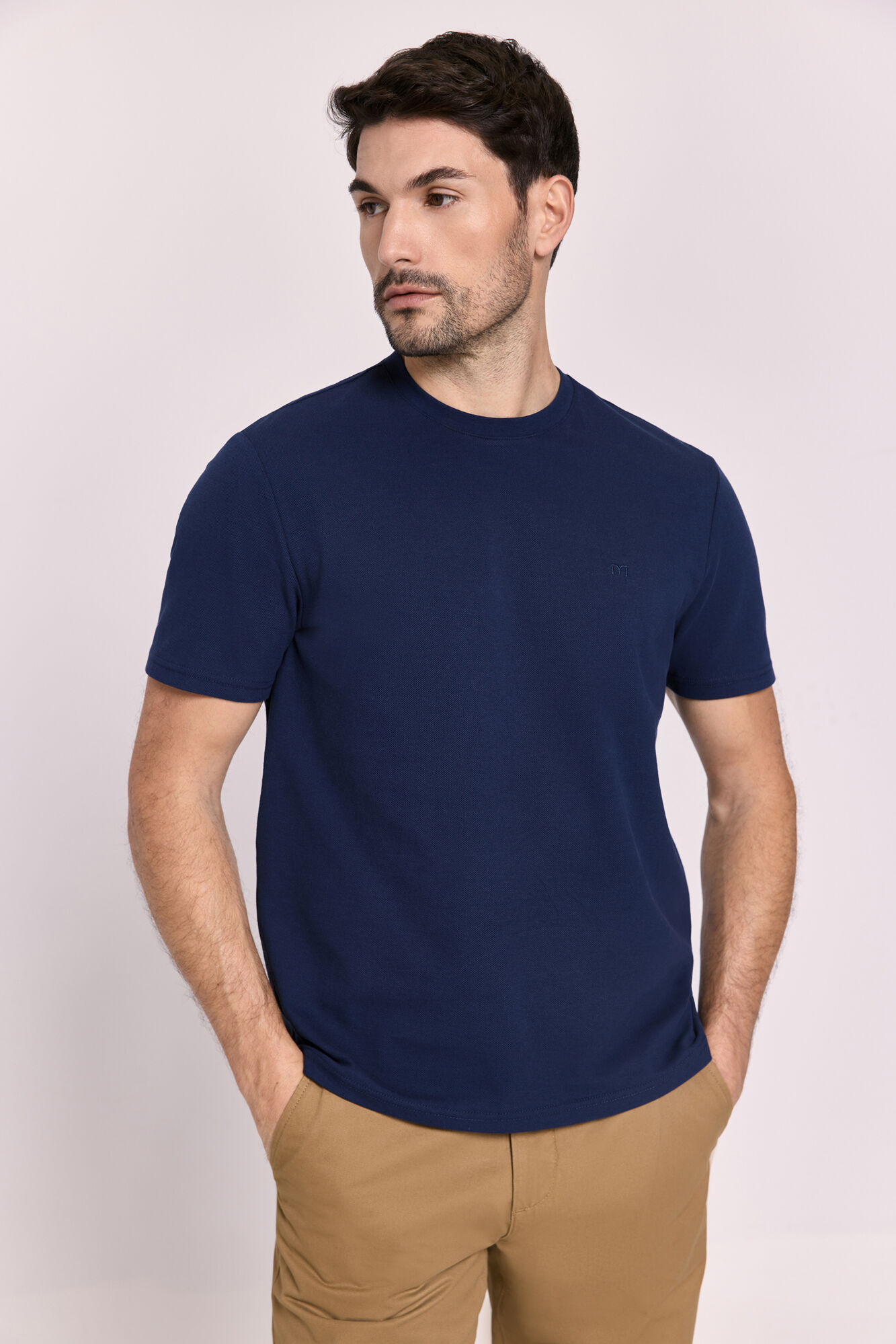 Milano Playera b&aacute;sica con logo bordado