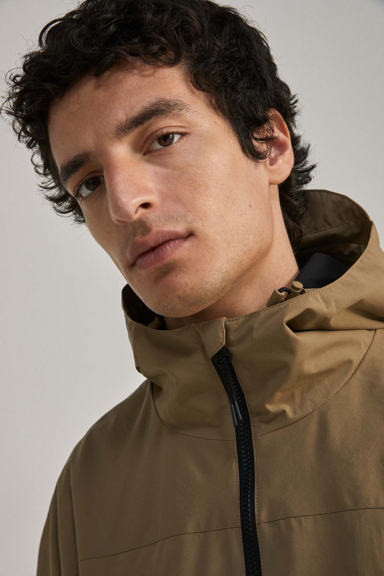 Springfield Parka t&eacute;cnica capucha beige