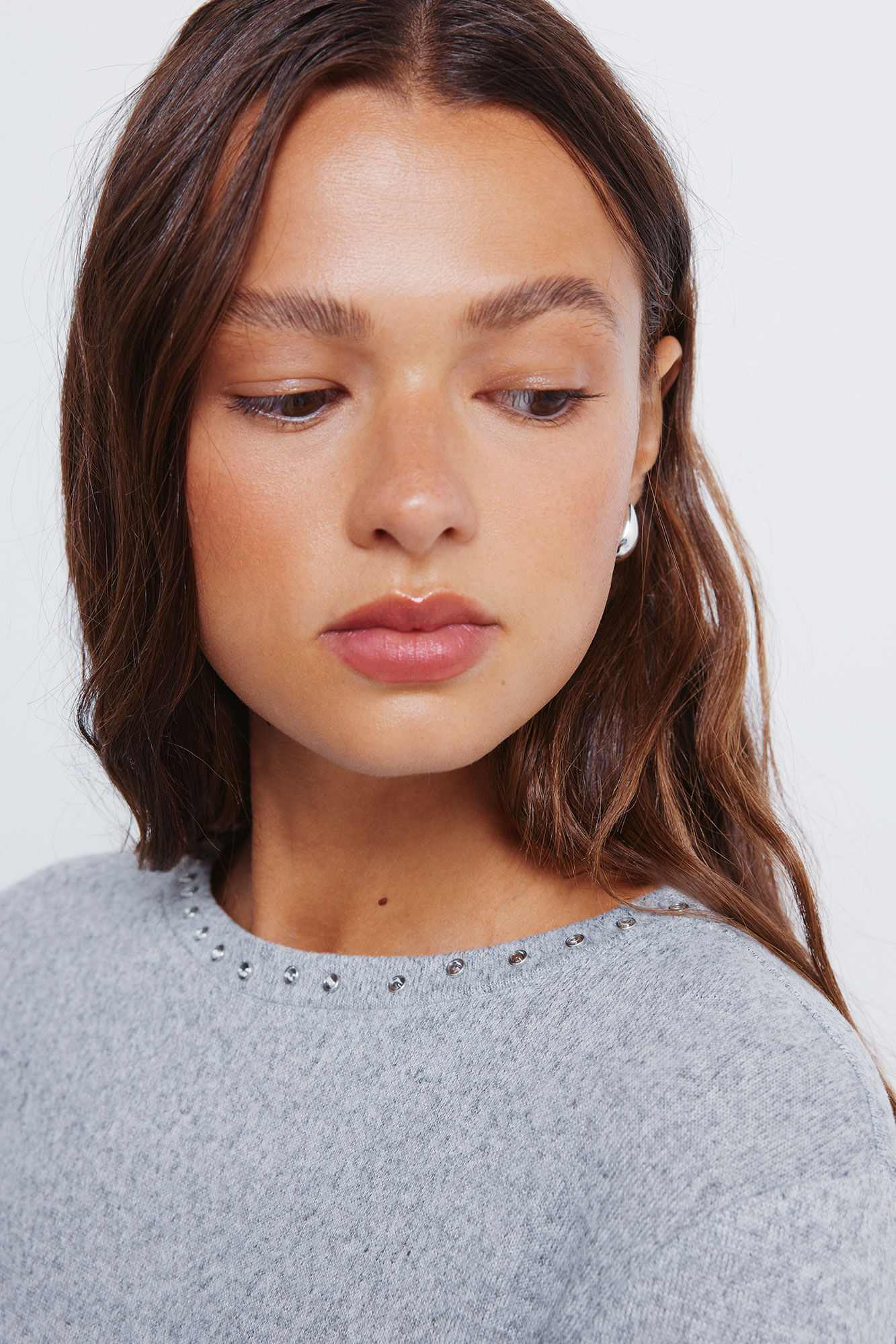 Springfield Playera con cuello tachonado gris