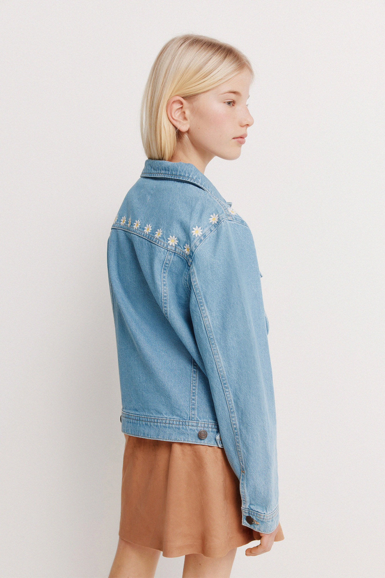 Springfield Kids Chamarra trucker para ni&ntilde;a de mezclilla con margaritas azul