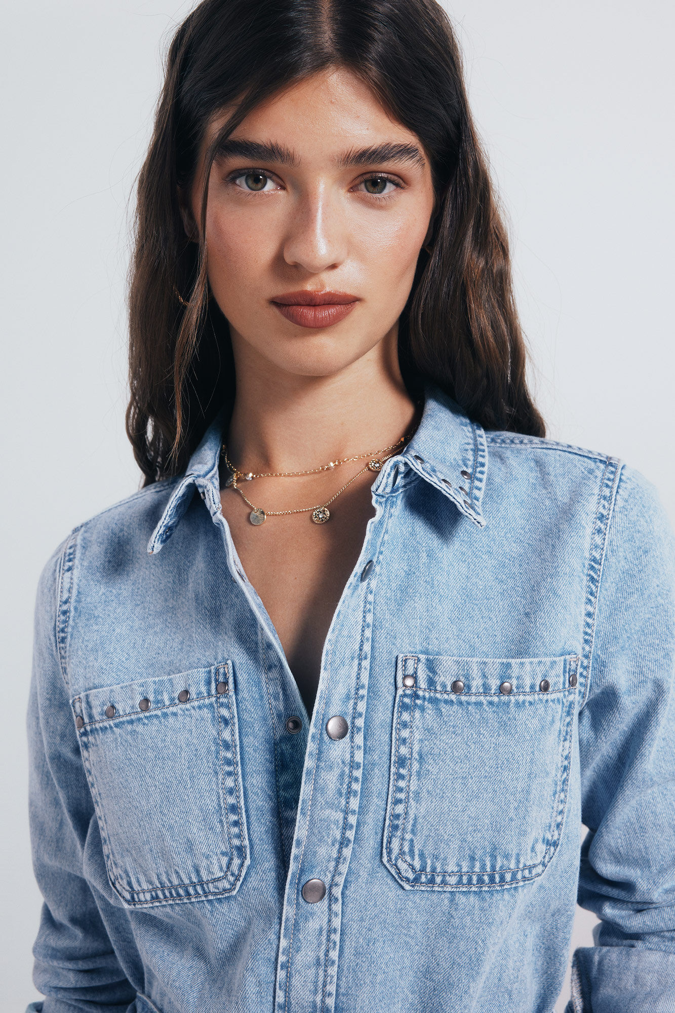 Springfield Vestido denim camisero tachuelas