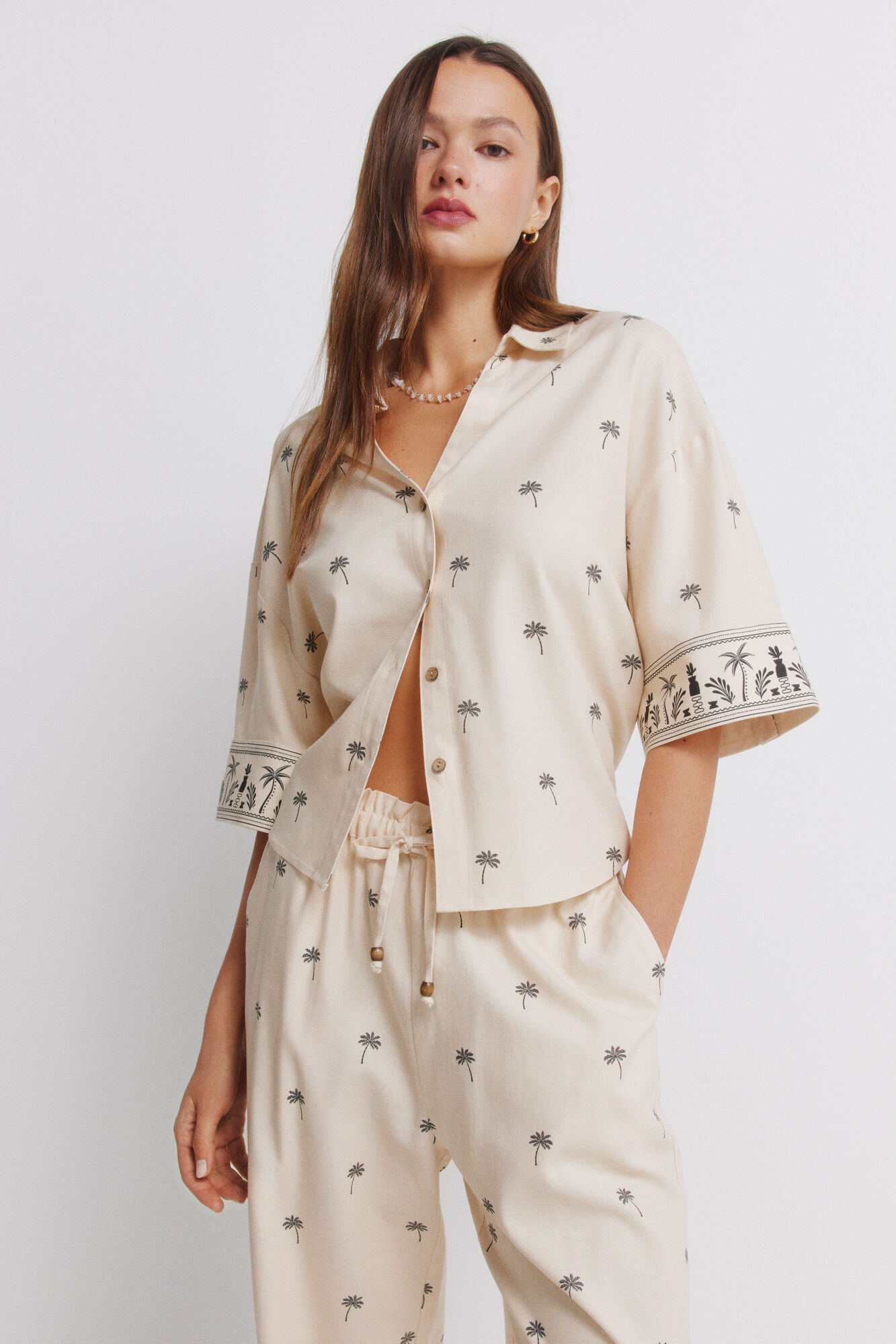 Springfield Pantal&oacute;n de lino estampado caf&eacute;