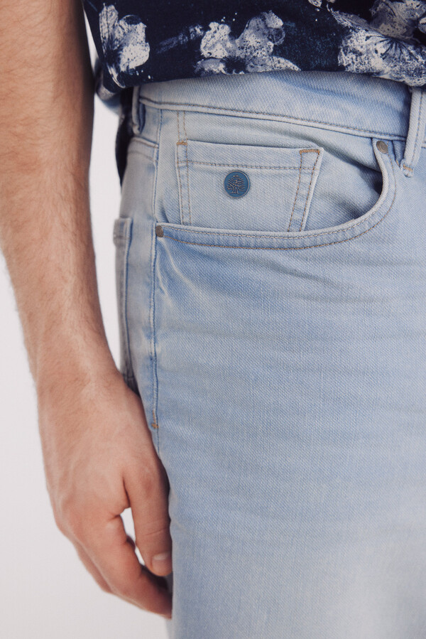 Springfield Bermuda vaquera en knit denim claro slim fit turquesa