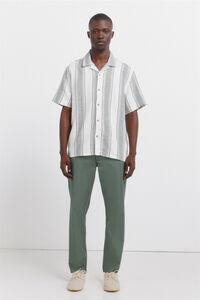 Springfield Pantal&oacute;n chino ligero c&oacute;modo slim fit