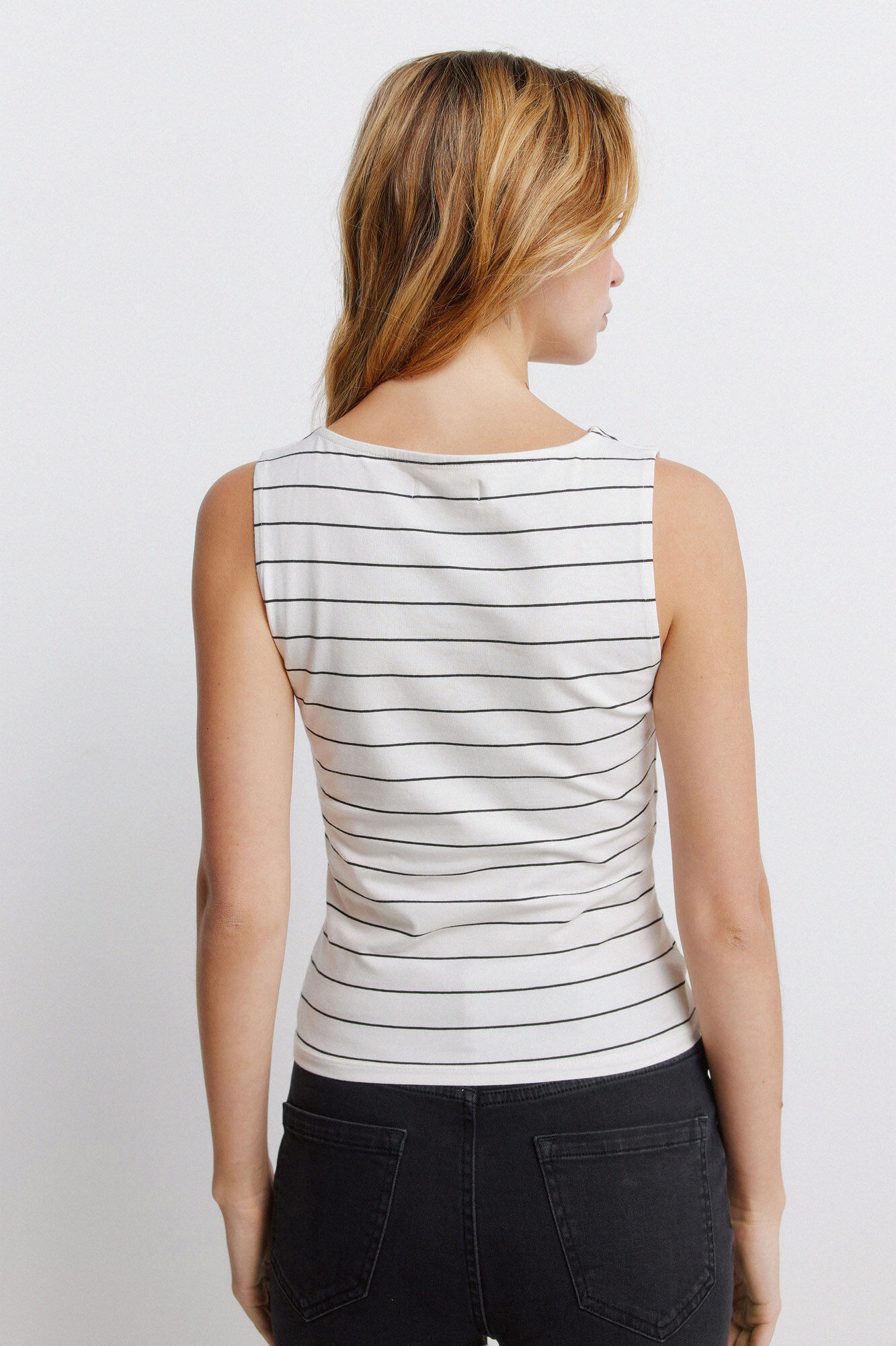Springfield Top sin mangas cuello redondo de algod&oacute;n beige