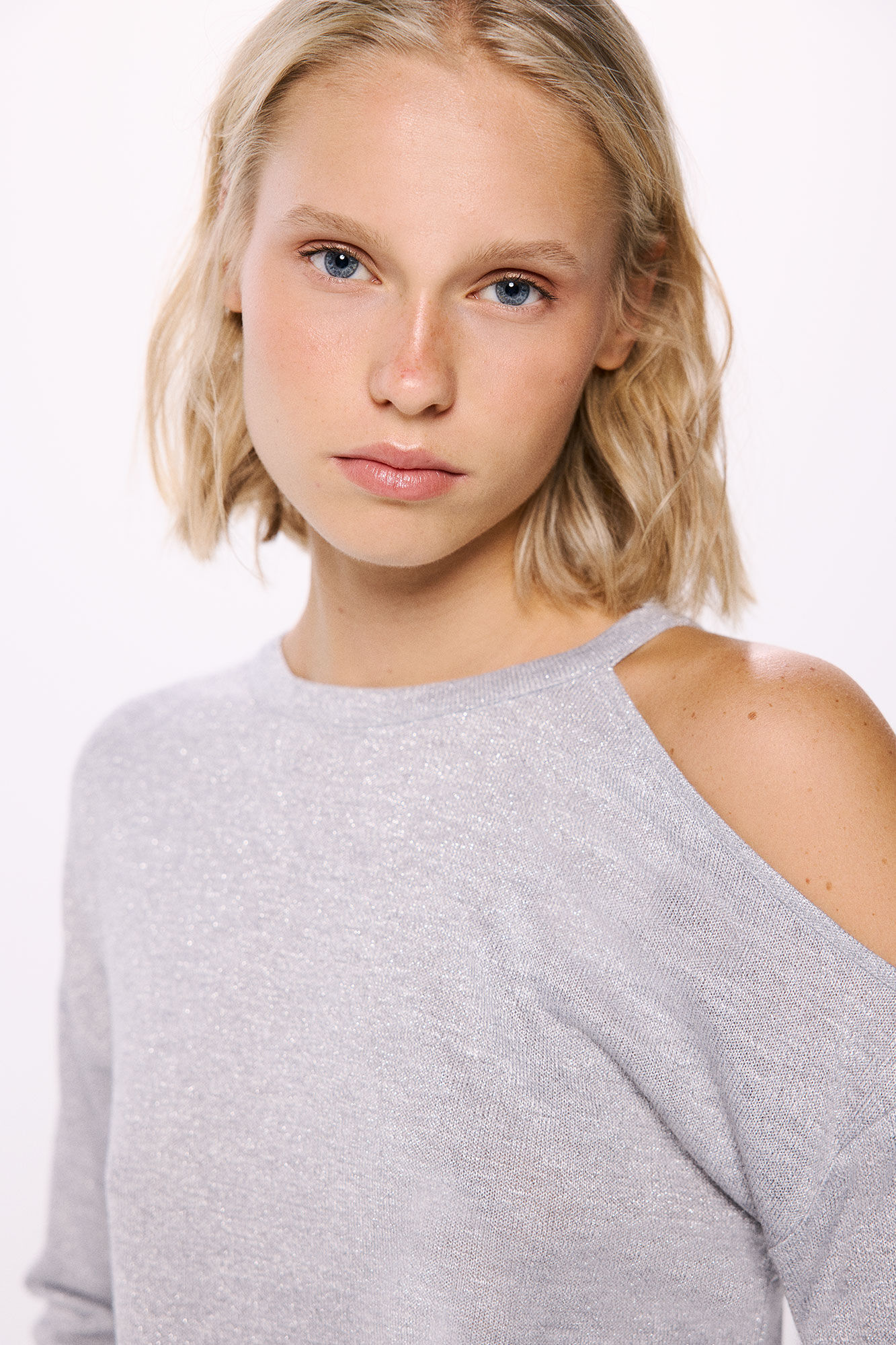 Springfield Playera abertura hombro lurex gris