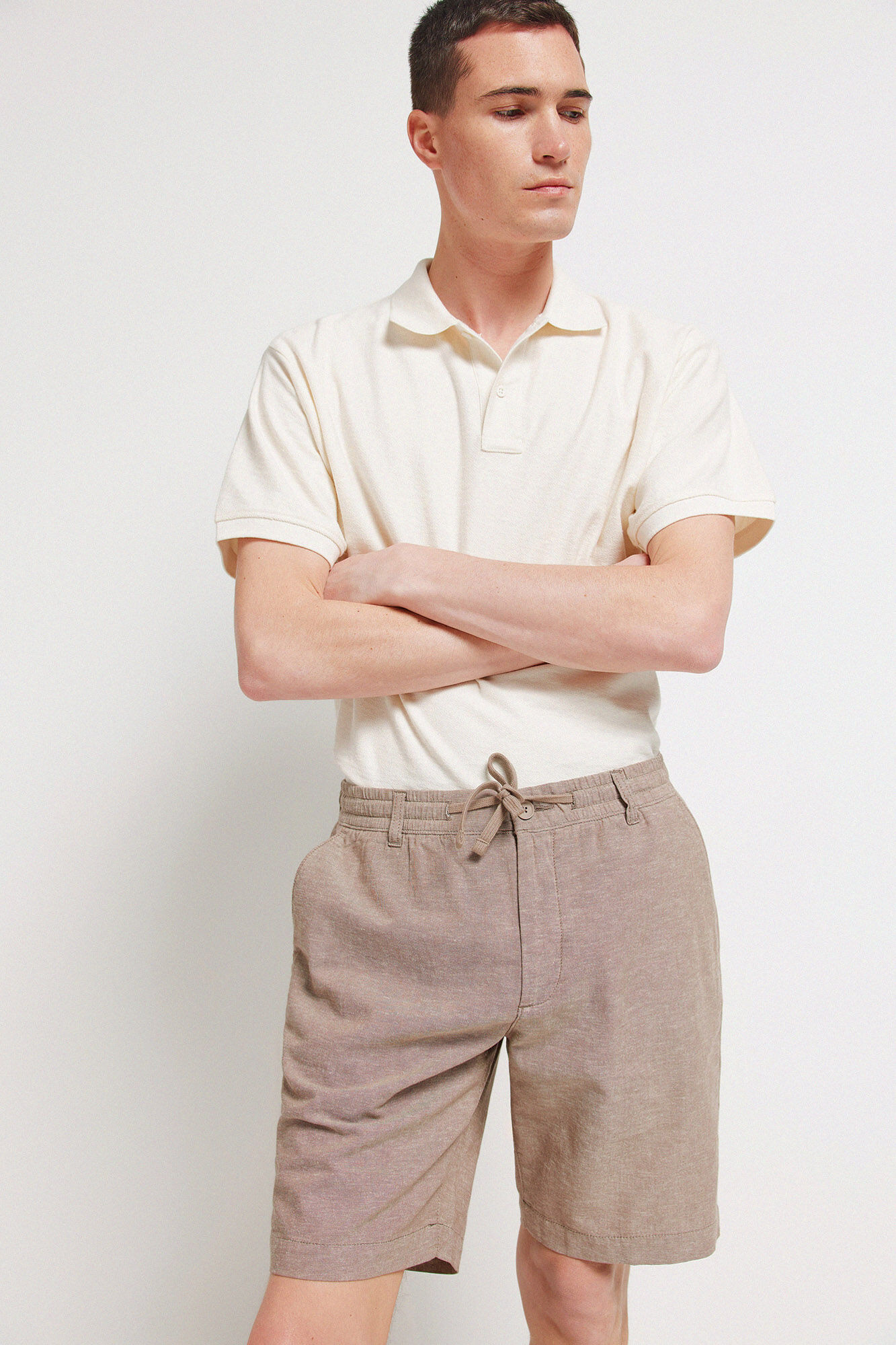 Springfield Bermudas slim fit c&oacute;modas de lino caf&eacute;