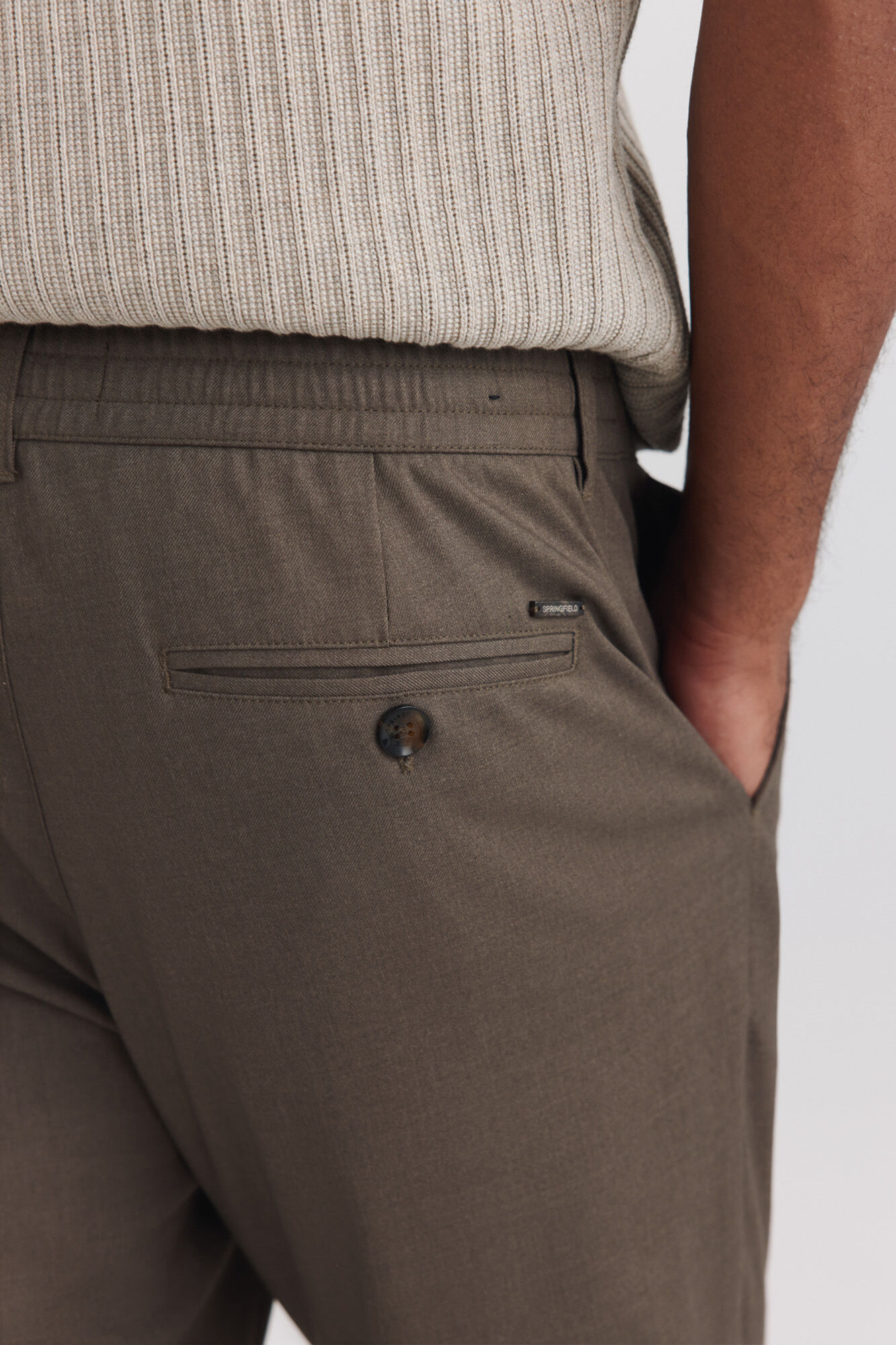 Springfield Pantal&oacute;n slim fit c&oacute;modo caf&eacute;