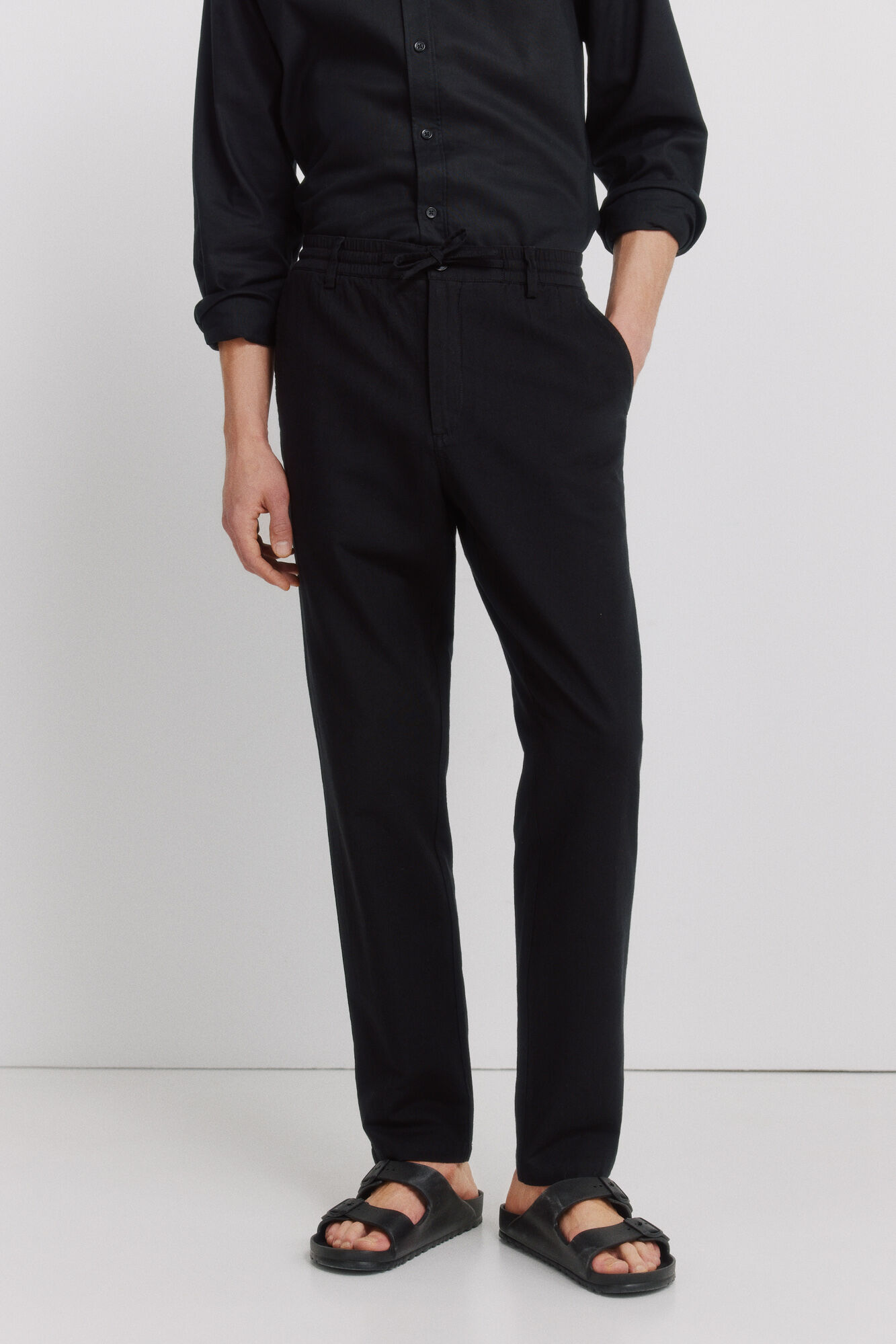 Springfield Pantal&oacute;n chino comfort fit de lino negro