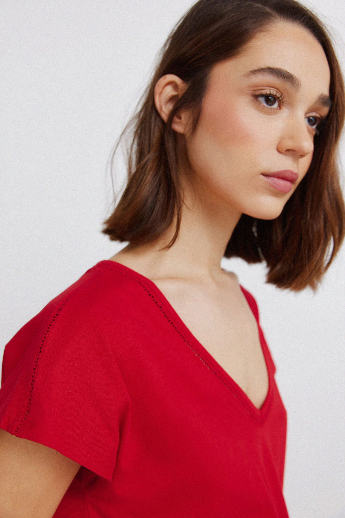 Springfield Playera escote en pico de encaje rojo