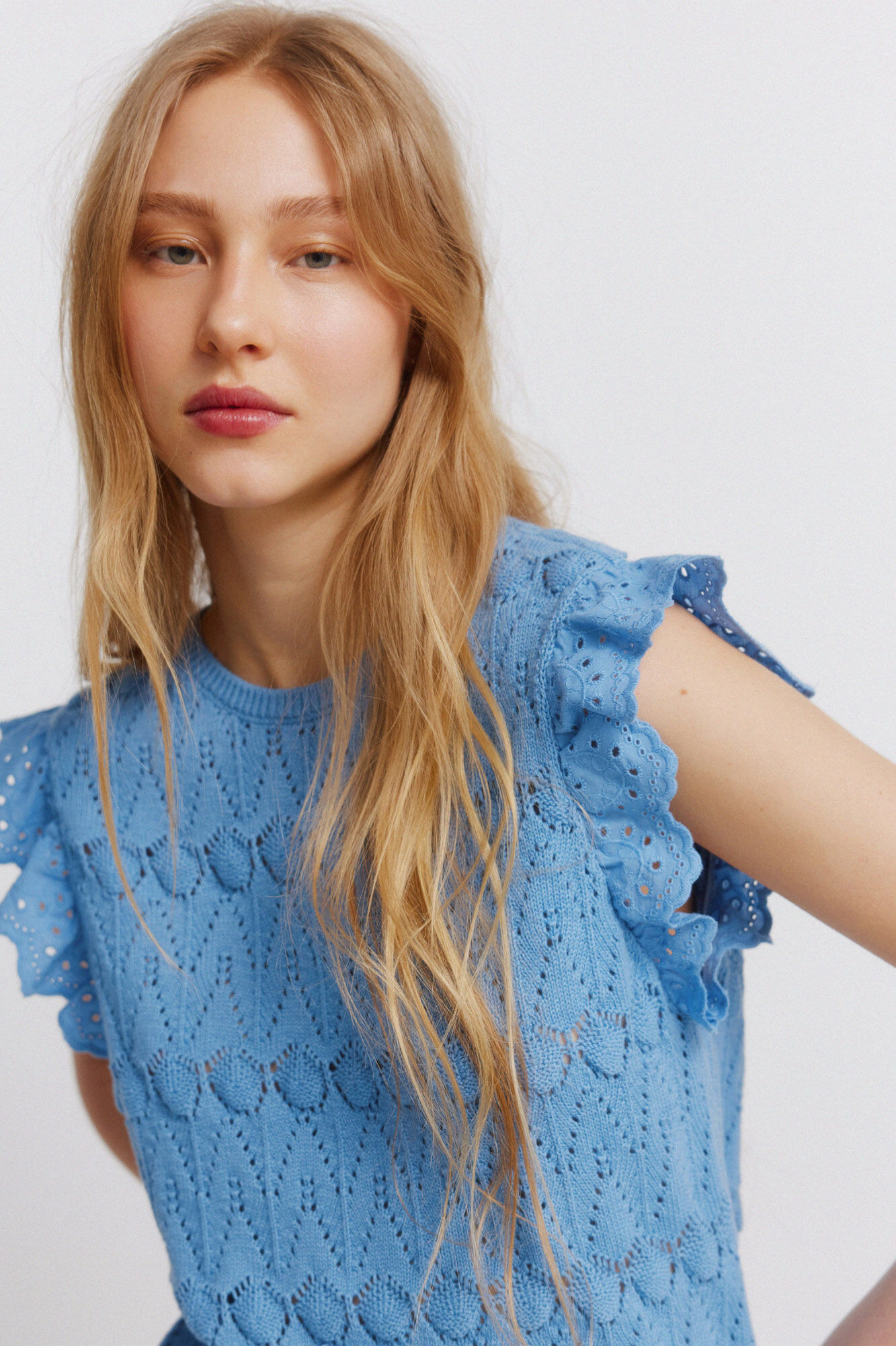 Springfield Top de punto calado con volantes azul