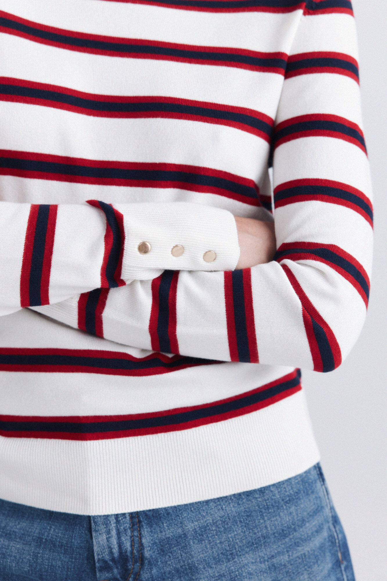 Springfield Su&eacute;ter b&aacute;sico fino con botones rojo