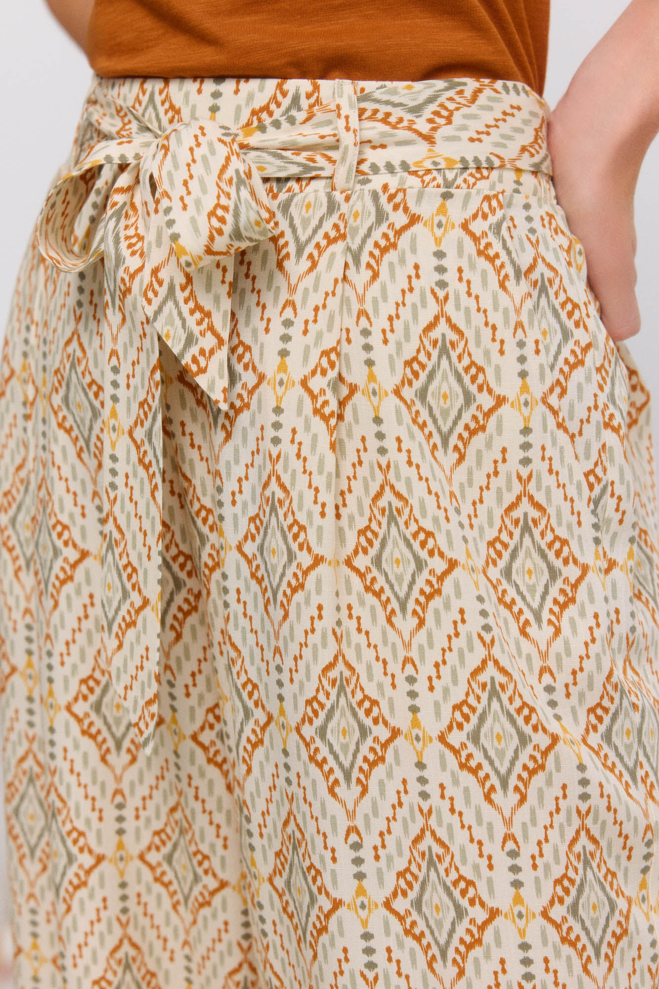 Springfield Pantal&oacute;n fluido estampado con cintur&oacute;n beige