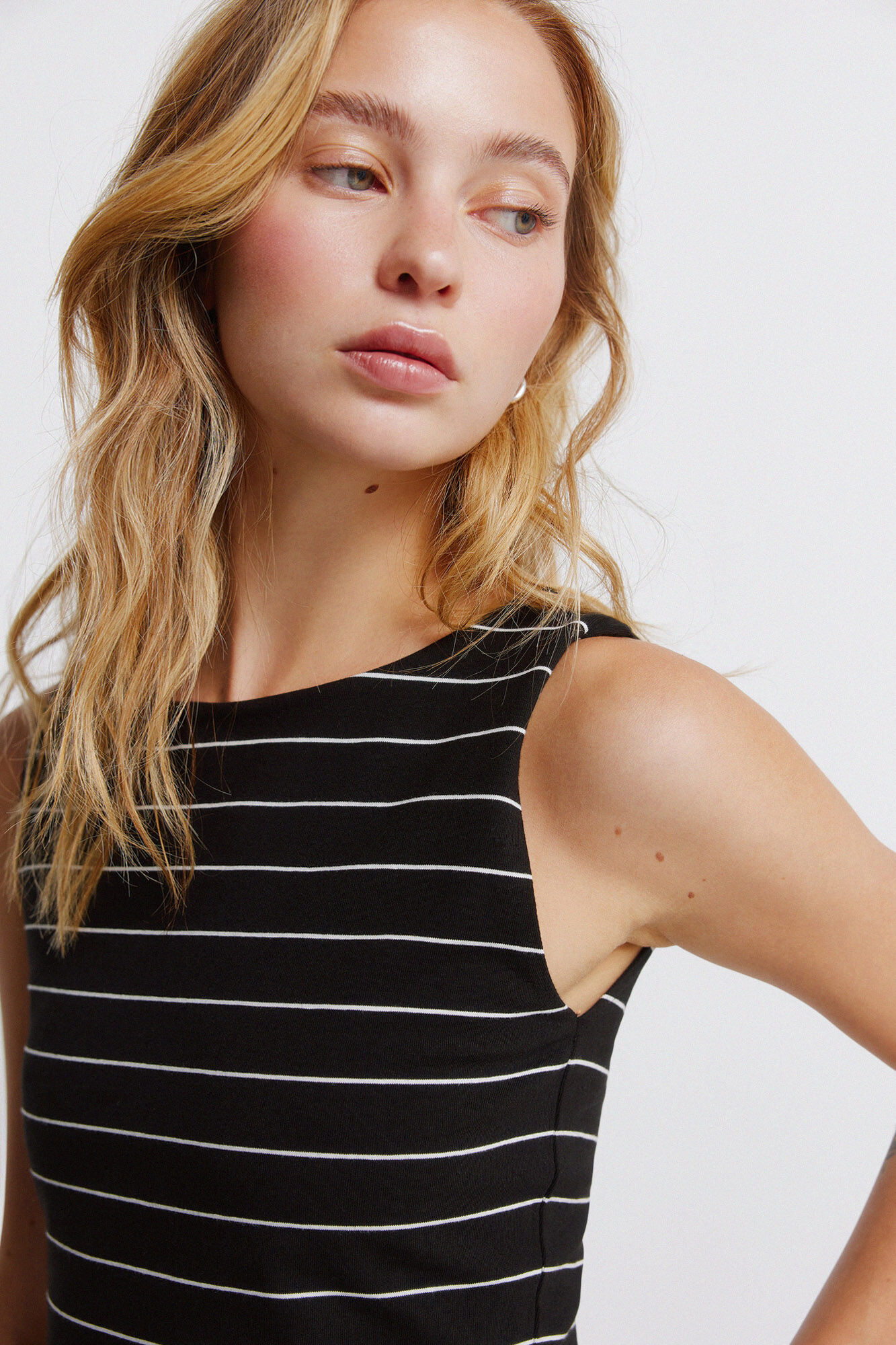Springfield Top sin mangas cuello redondo de algod&oacute;n negro