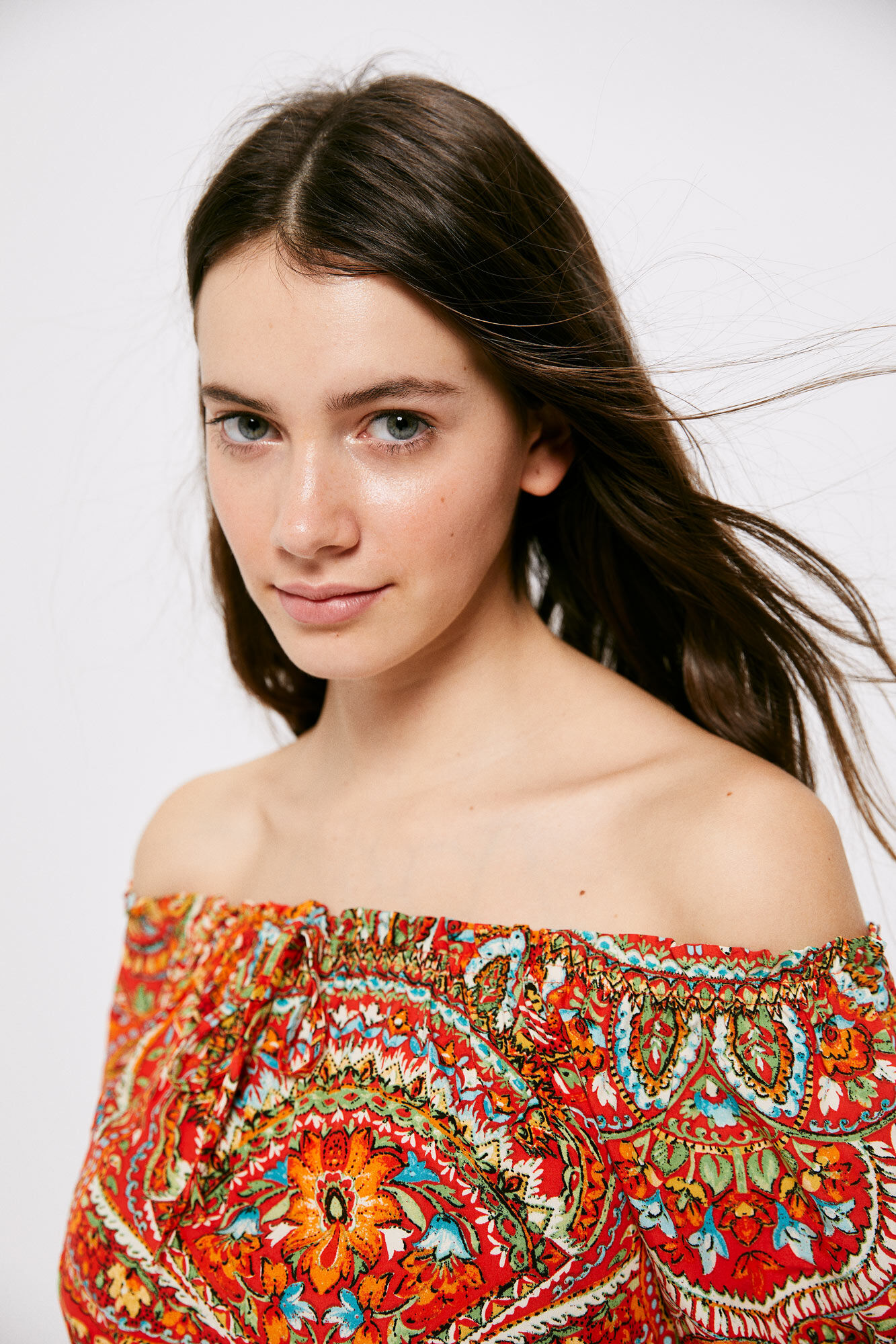 Springfield Vestido Corto Goma Escote rojo