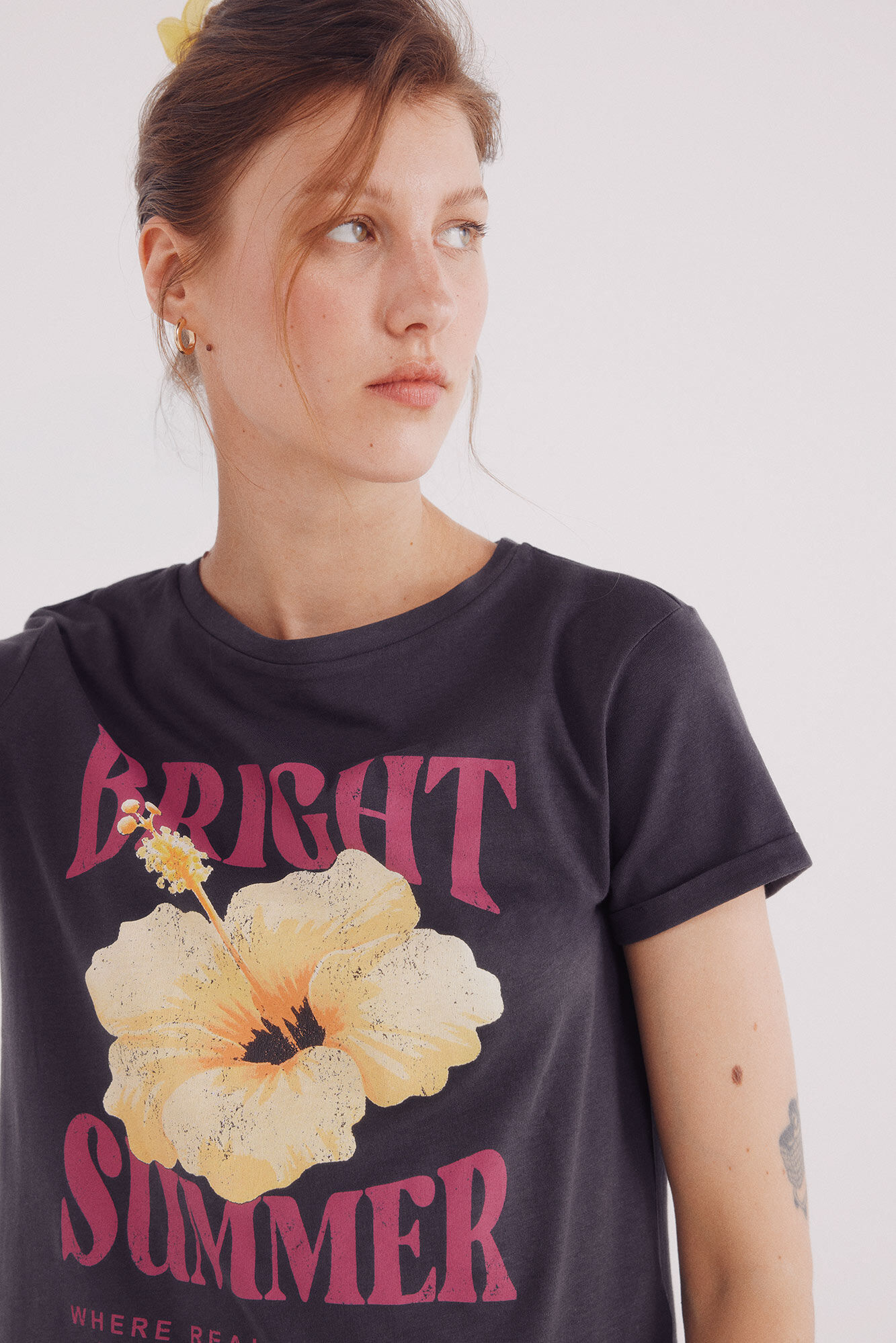 Springfield Playera gr&aacute;fica flor gris