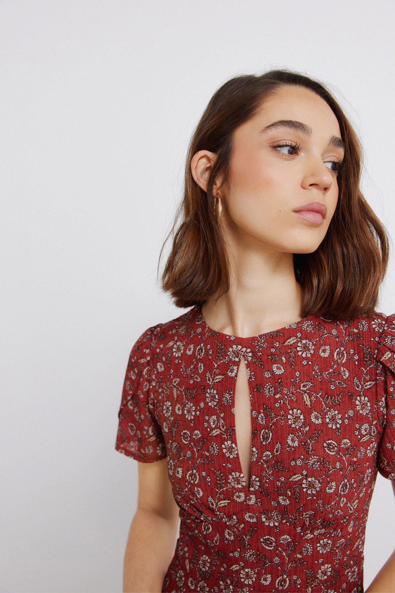 Springfield Vestido midi escote choker estampado coral