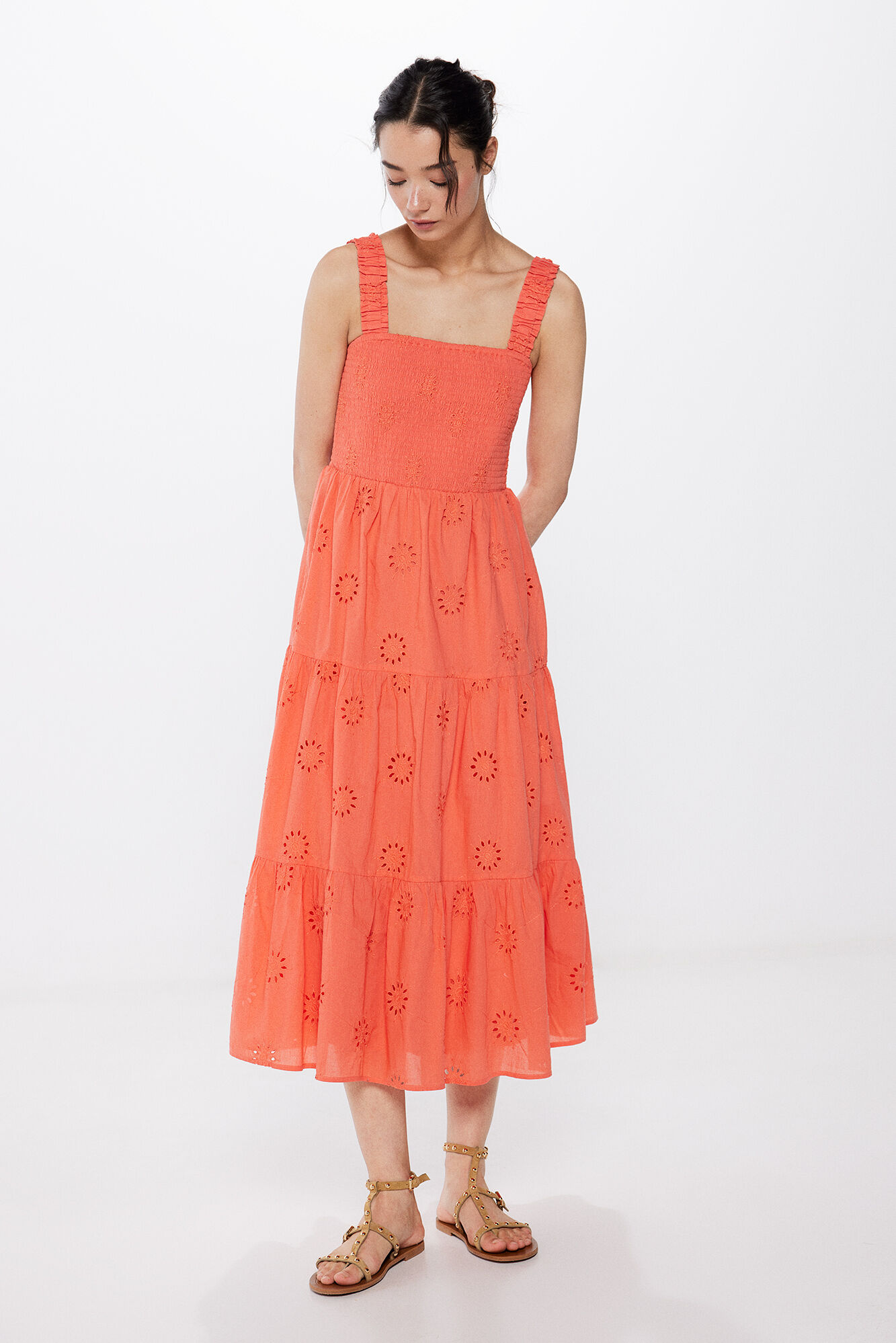 Vestido midi bordados Shiffly Vestidos para mujer Springfield MX