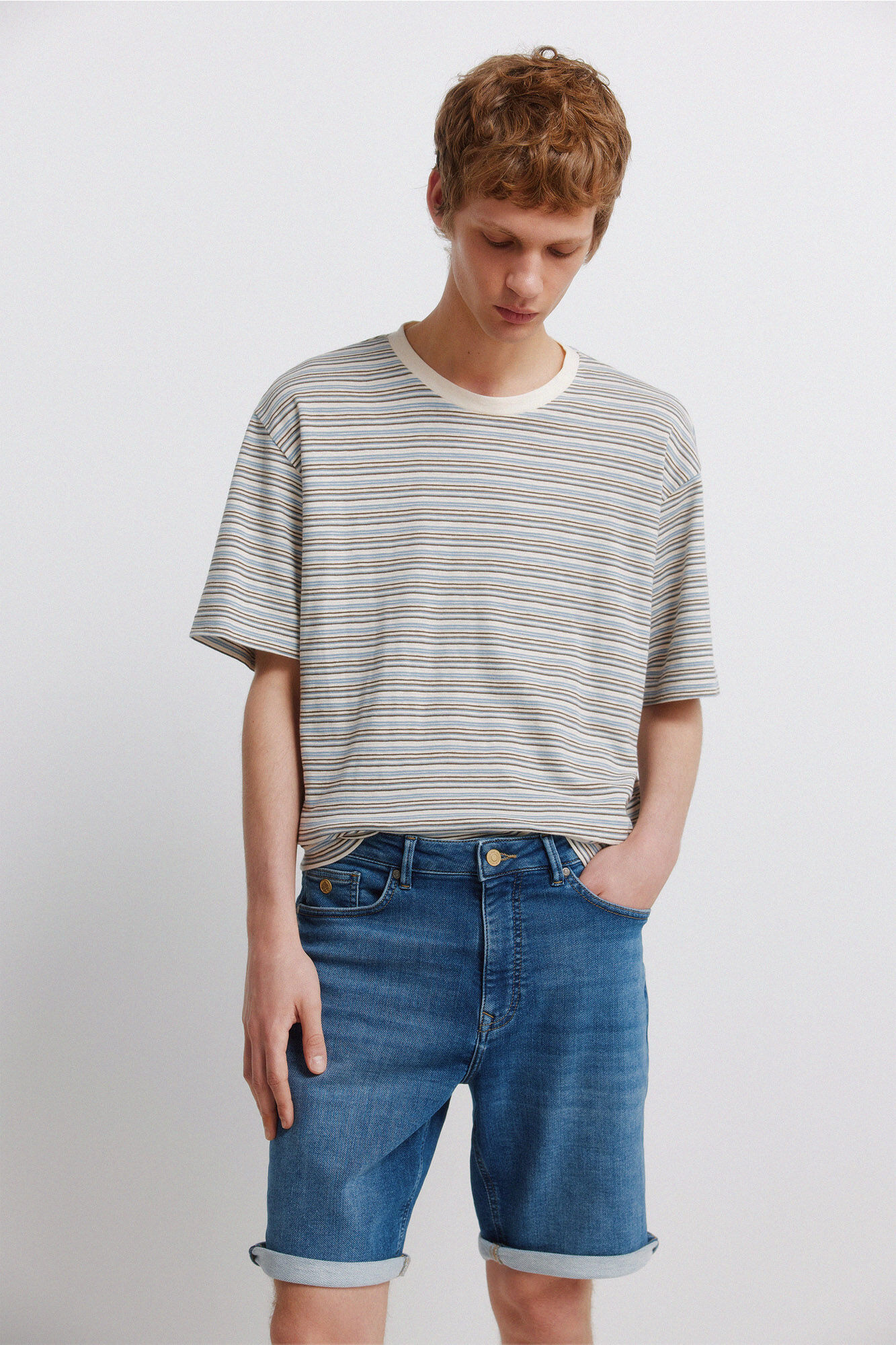 Springfield Bermuda de mezclilla en knit denim medio azul