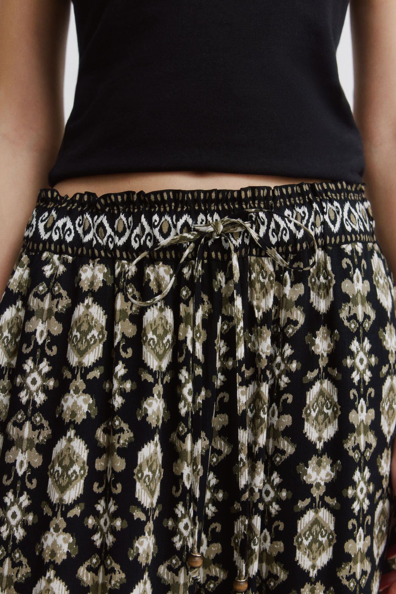 Springfield Pantal&oacute;n estampado r&uacute;stico con cord&oacute;n negro