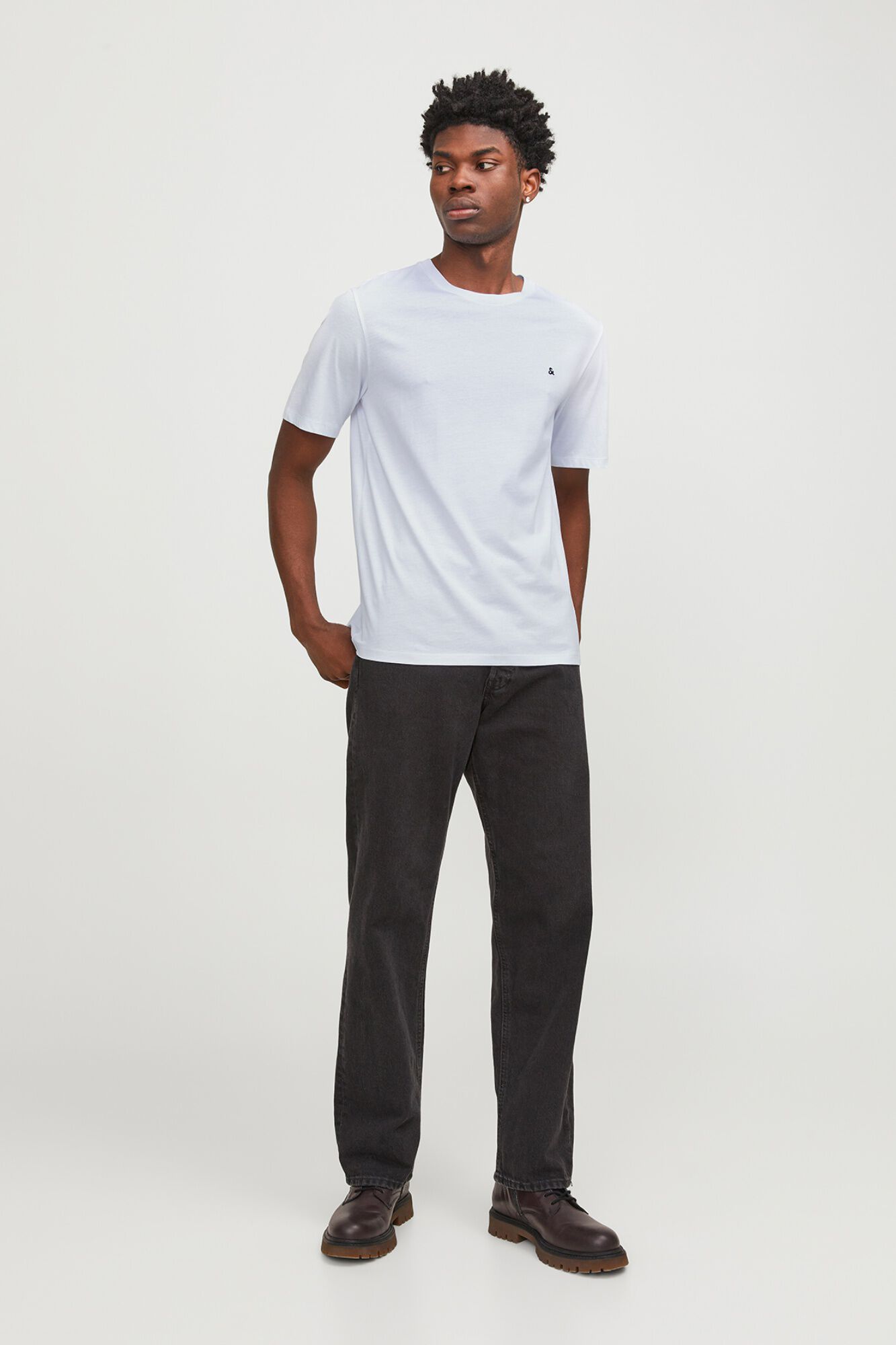 Jack & Jones Playera de manga corta con logo natural