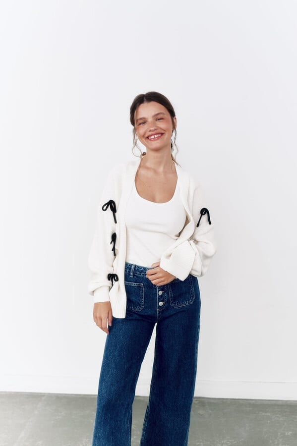 High Spirits Cárdigan "Iced petals"  marfil