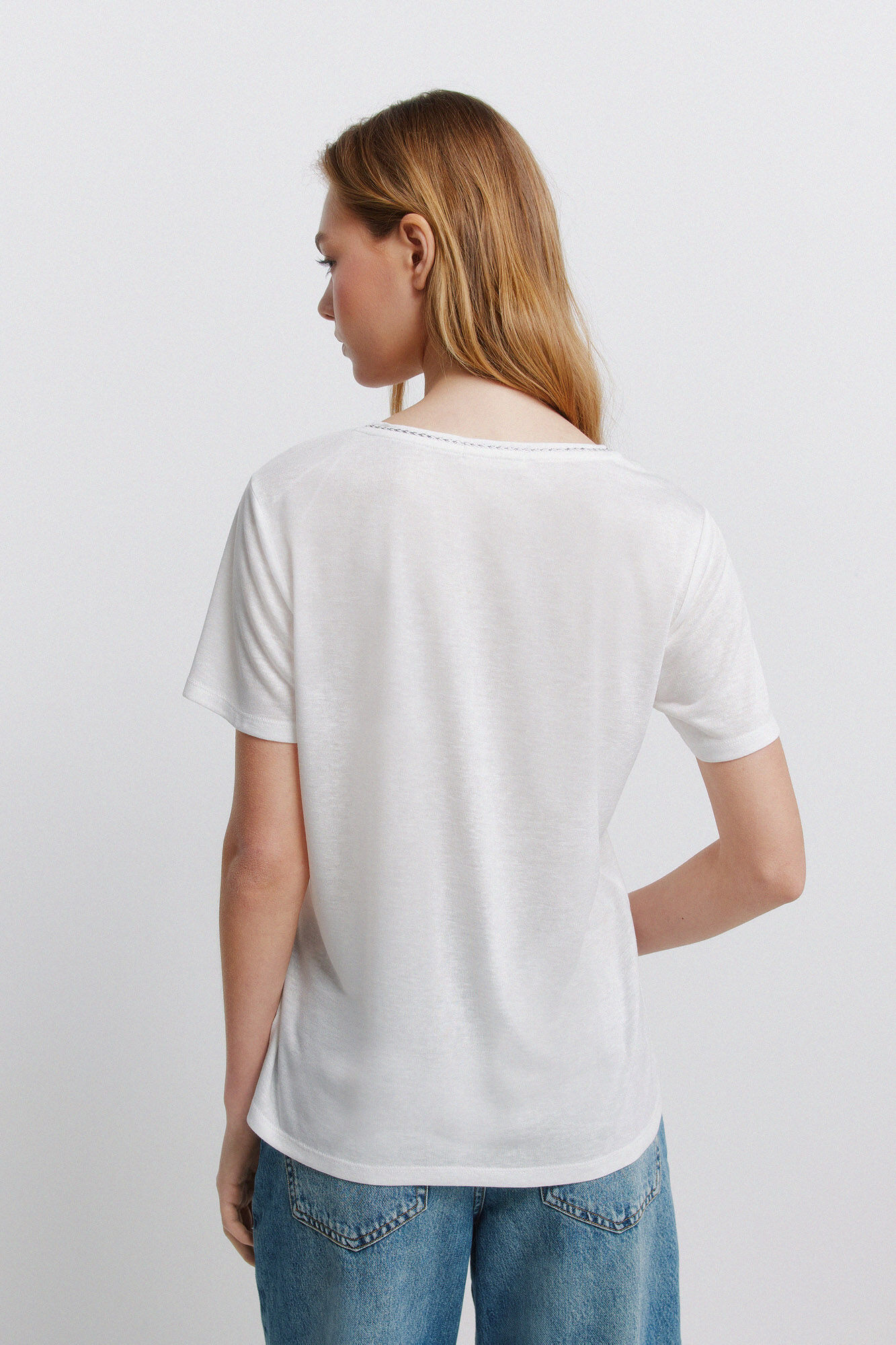 Springfield Playera de manga corta cuello en pico blanco