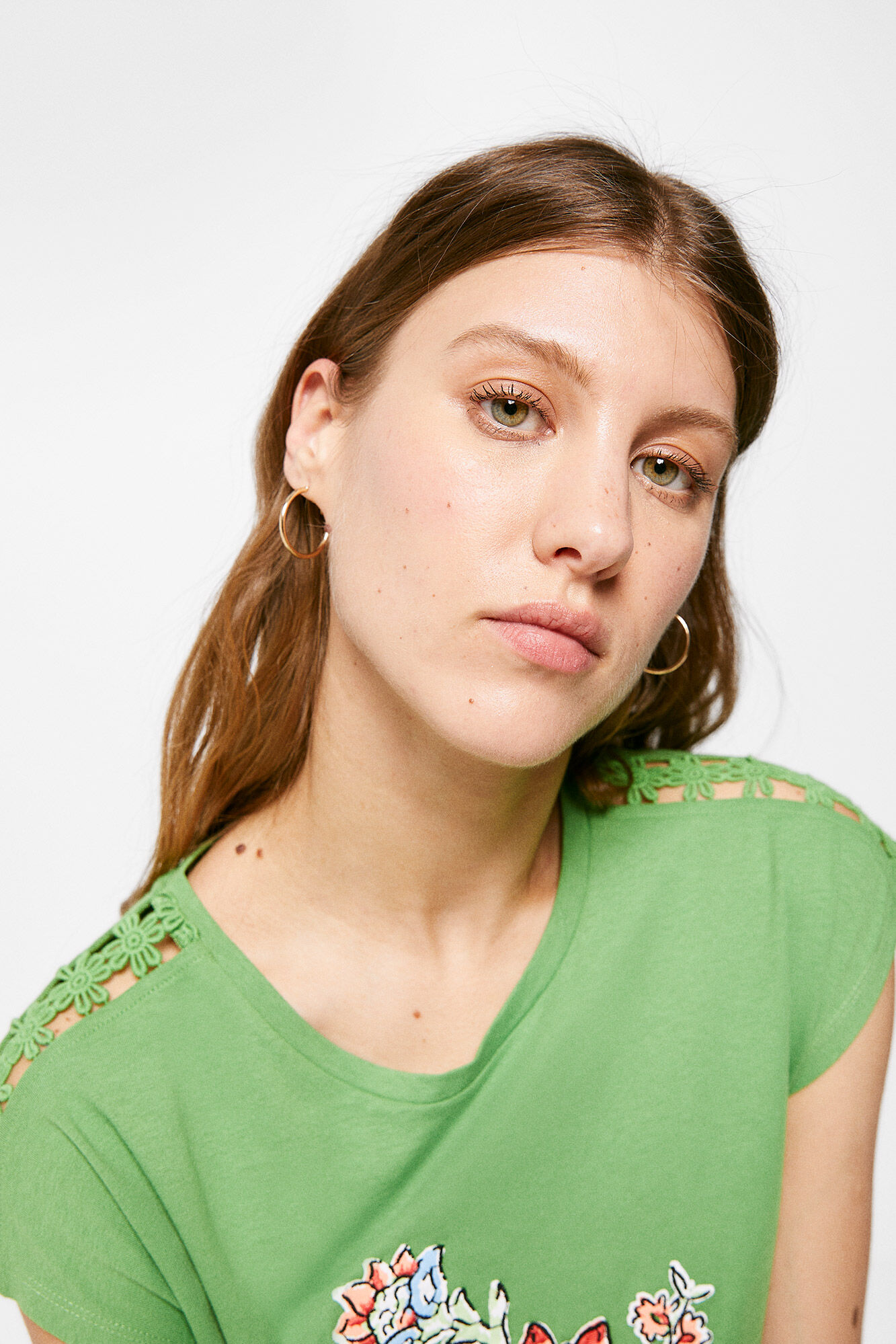 Springfield Playera Gr&aacute;fica Crochet Hombro verde