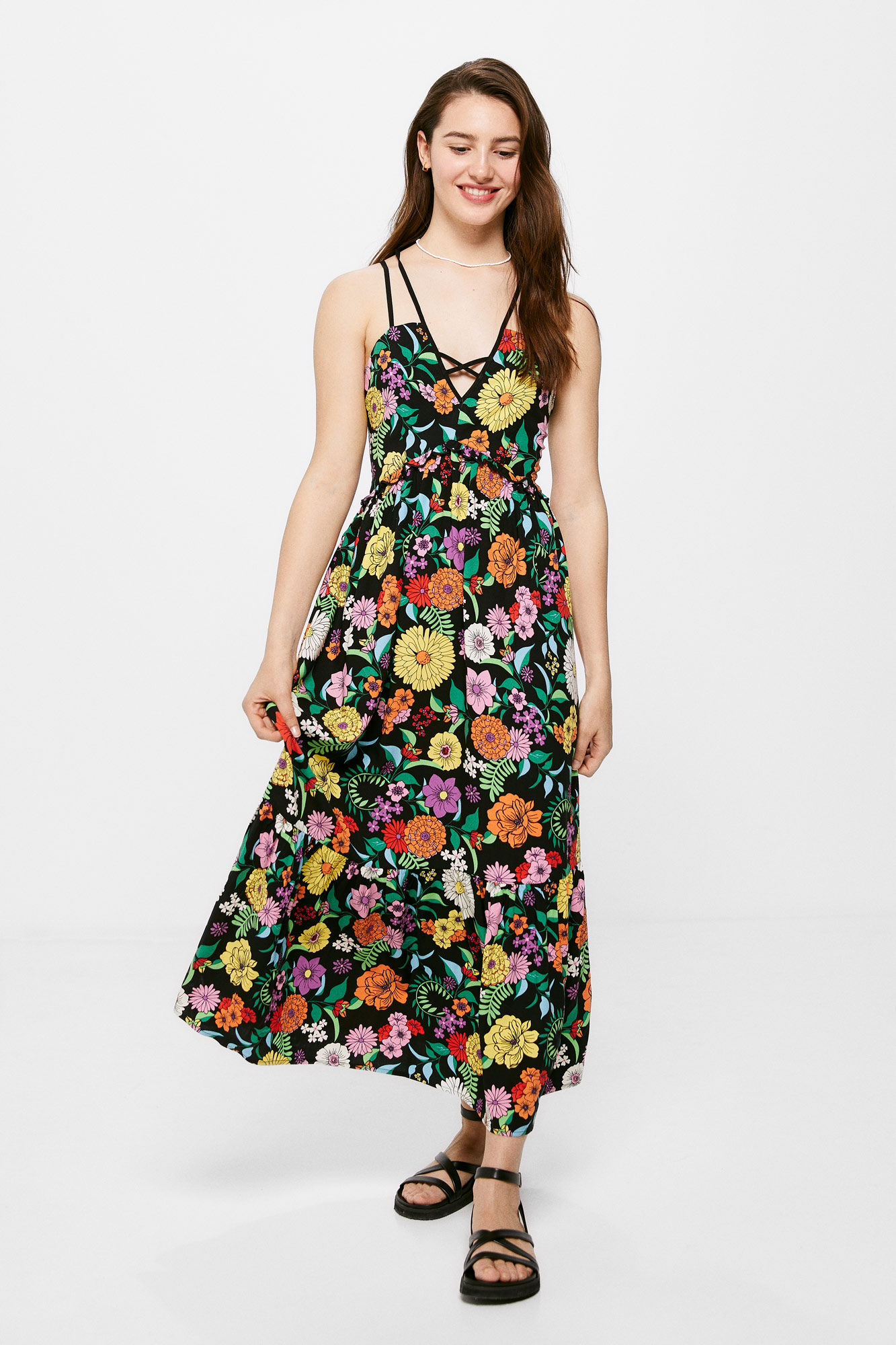 Vestido negro midi 2025 tirantes