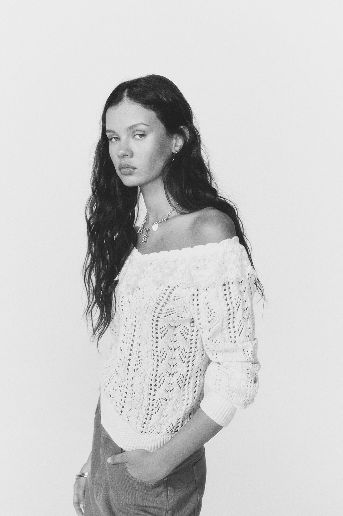 High Spirits Su&eacute;ter Frillie blanco