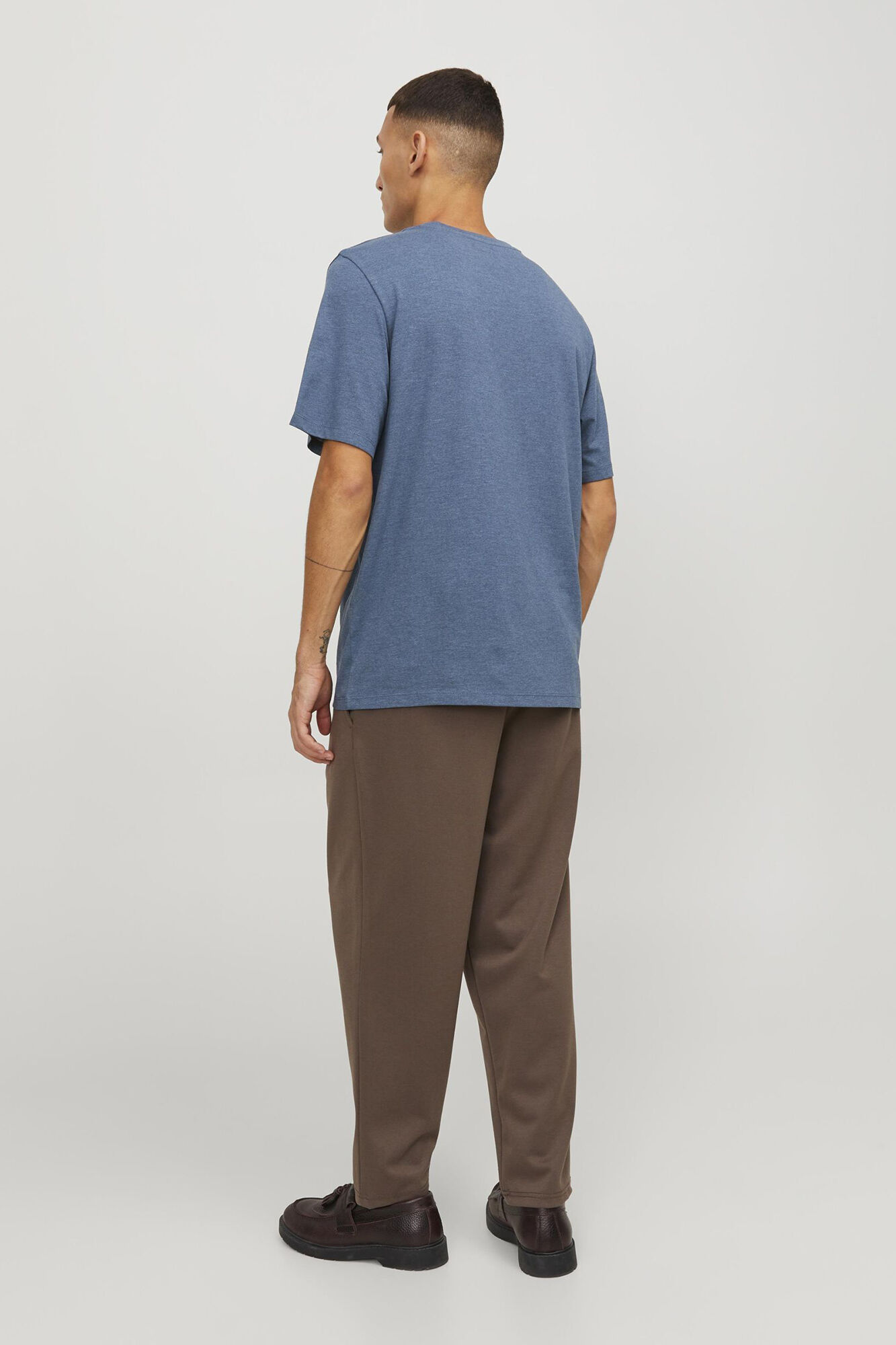 Jack & Jones Playera lisa est&aacute;ndar fit azul tinta