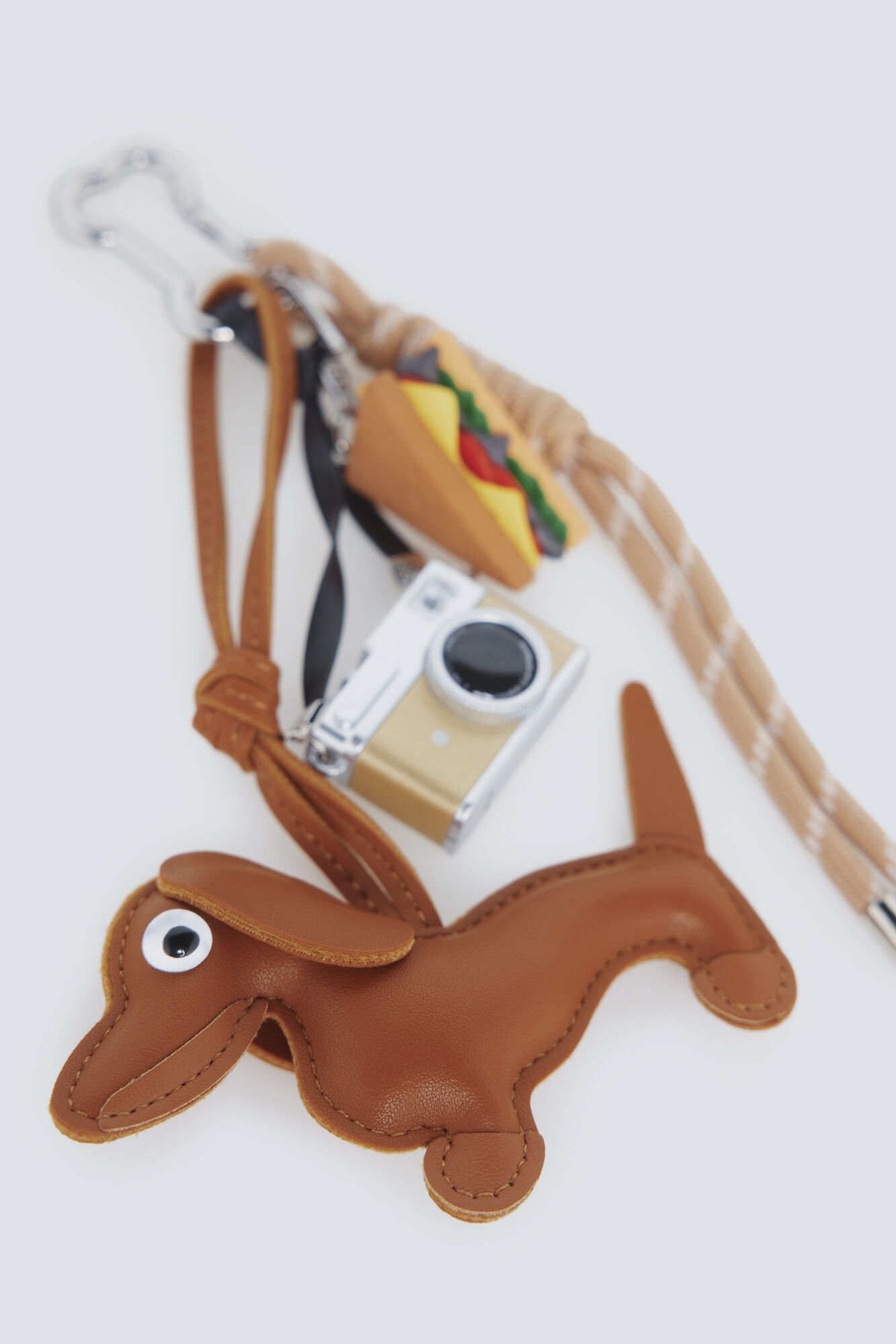 Springfield Charm perro salchicha marr&oacute;n estampado